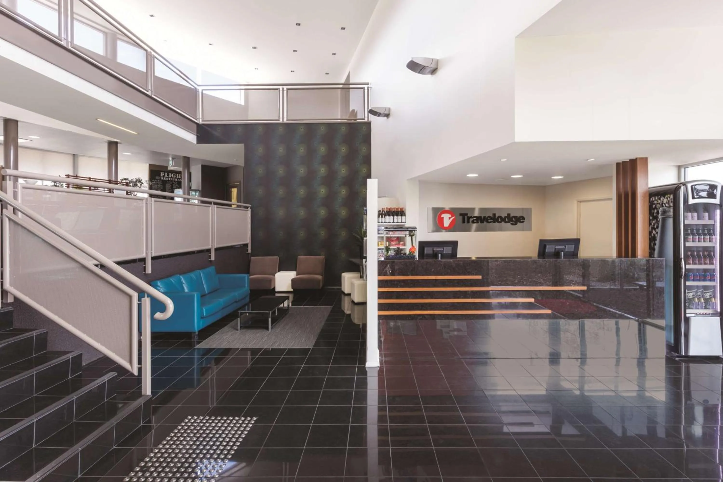 Lobby or reception in Travelodge Hotel Hobart Airport