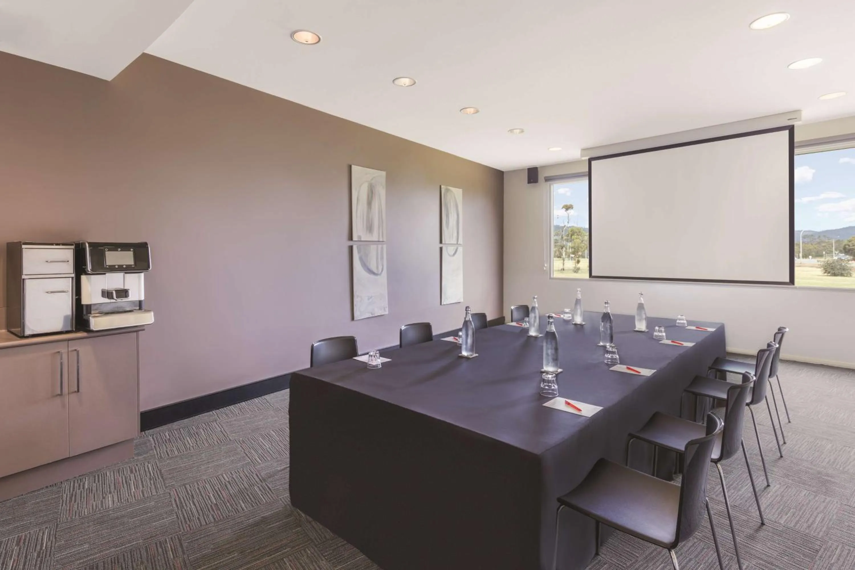 Meeting/conference room in Travelodge Hotel Hobart Airport