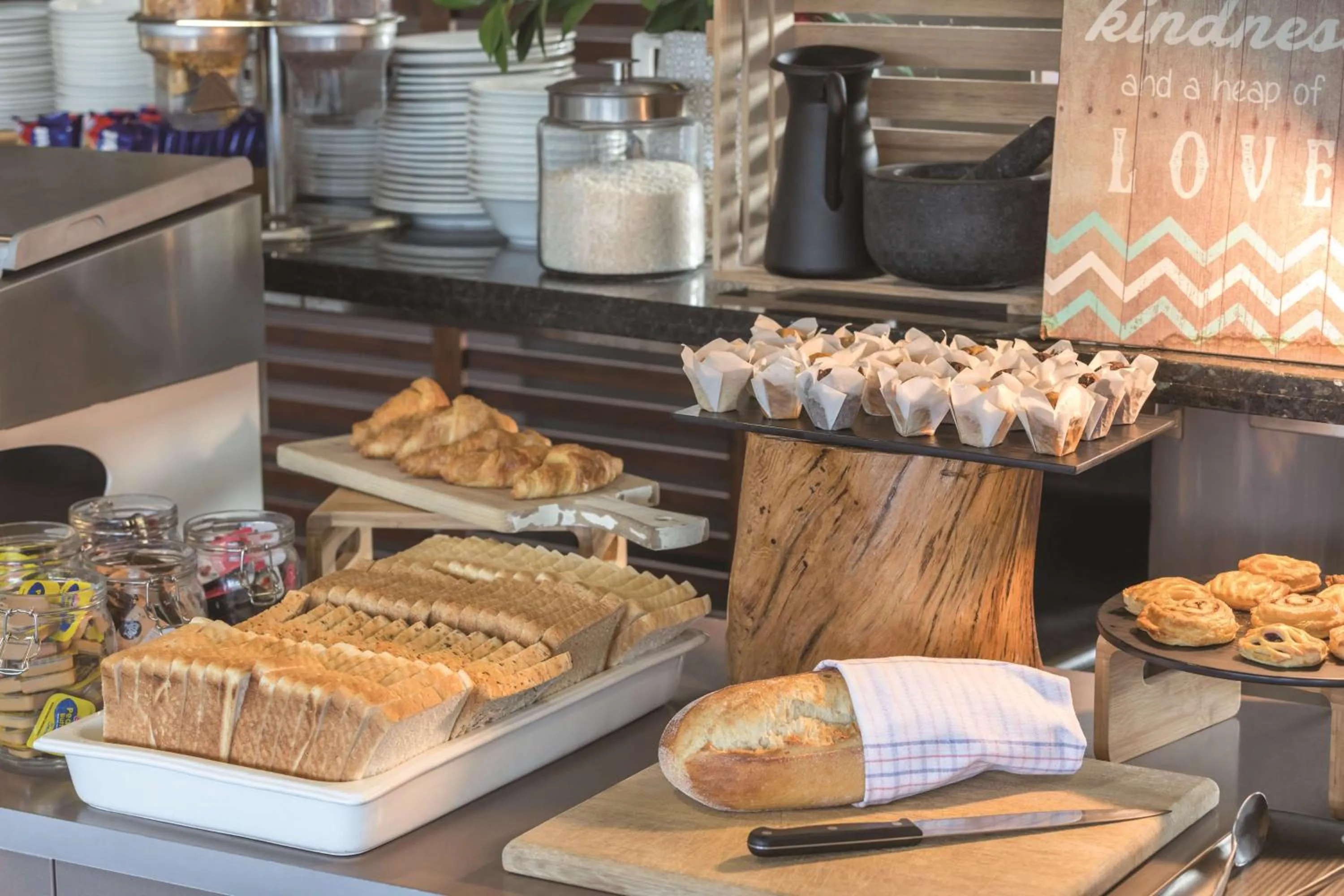 Restaurant/places to eat in Travelodge Hotel Hobart Airport