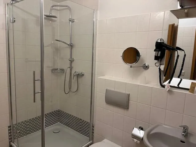 Bathroom in Hotel & Restaurant Raueneck