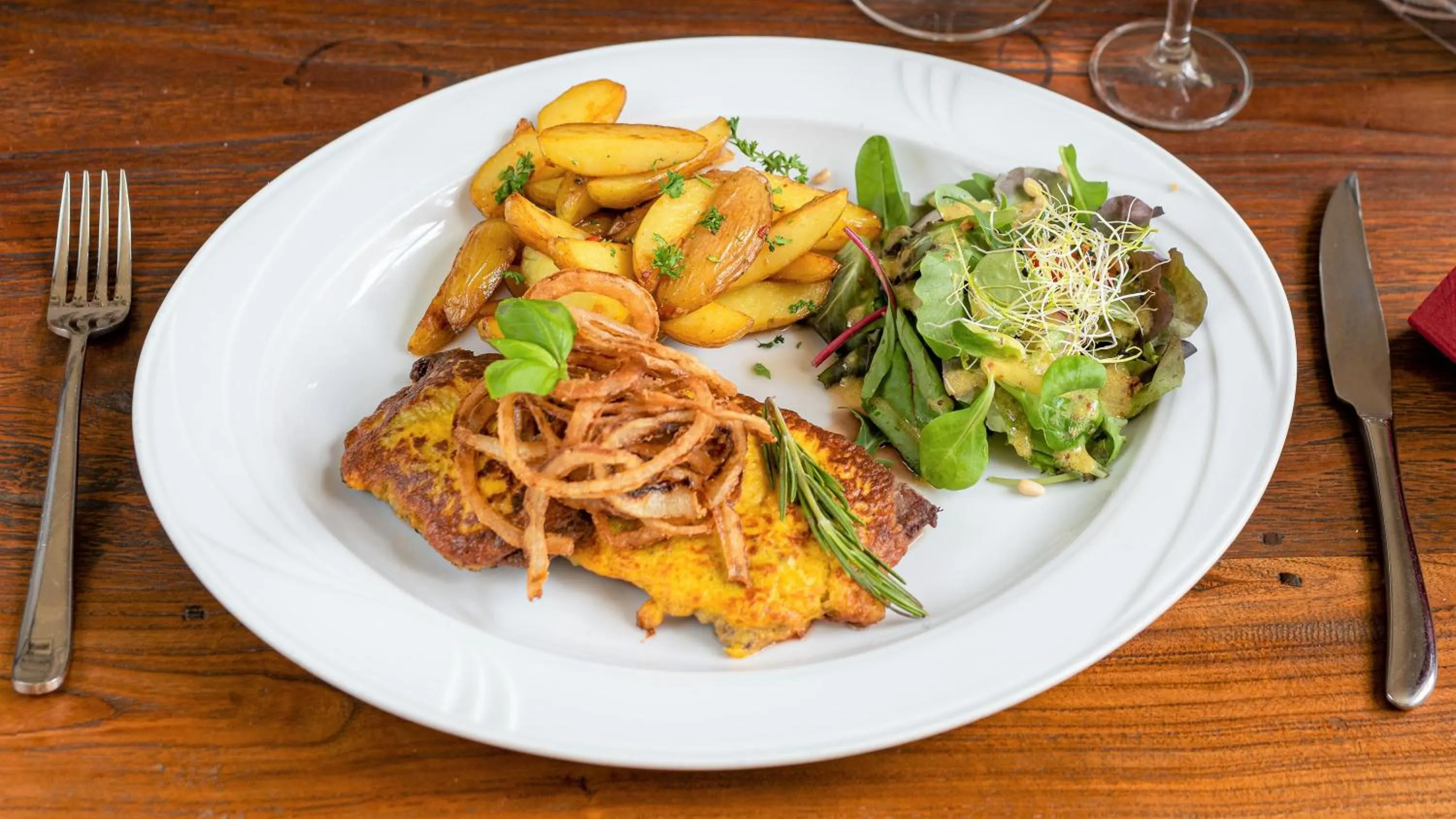 Restaurant/places to eat in Hotel & Restaurant Raueneck