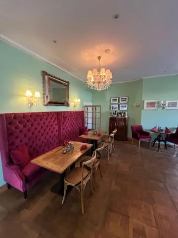 Restaurant/places to eat in Hotel & Restaurant Raueneck