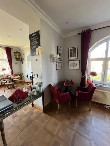 Restaurant/places to eat in Hotel & Restaurant Raueneck