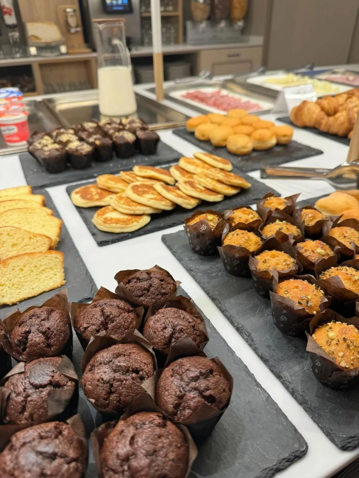 Breakfast in Hotel Romantic