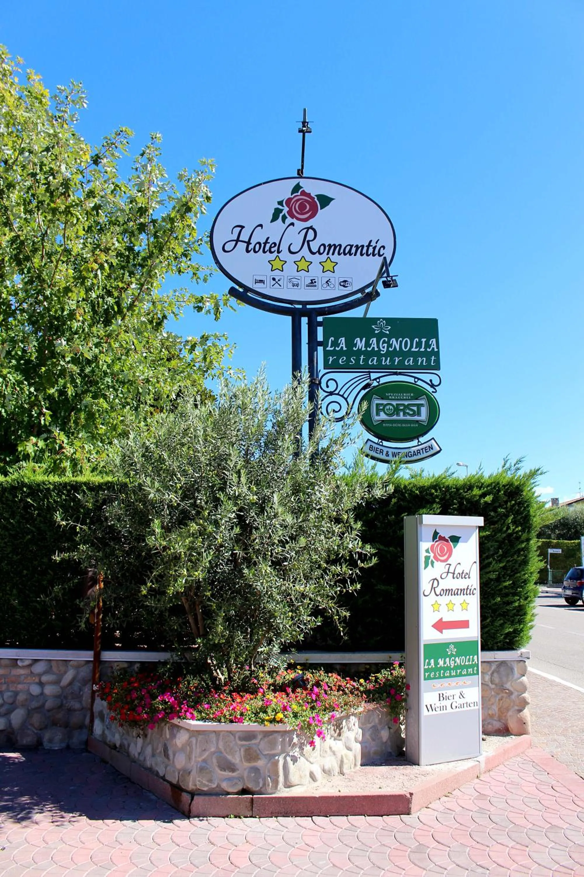 Property building in Hotel Romantic