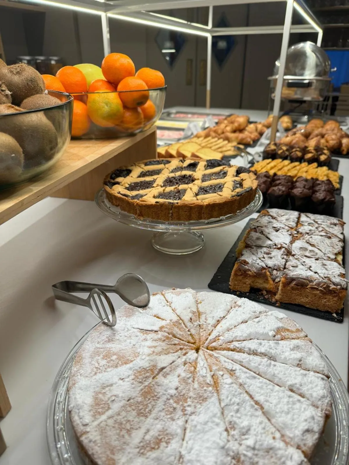 Breakfast in Hotel Romantic