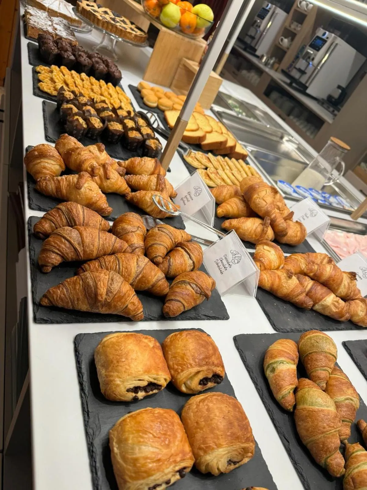 Breakfast in Hotel Romantic