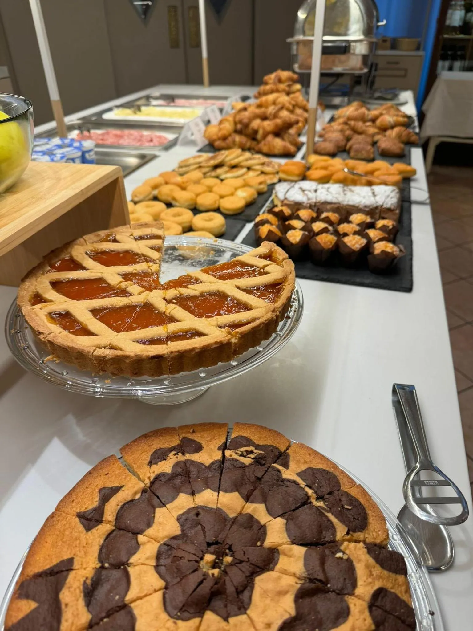 Breakfast in Hotel Romantic