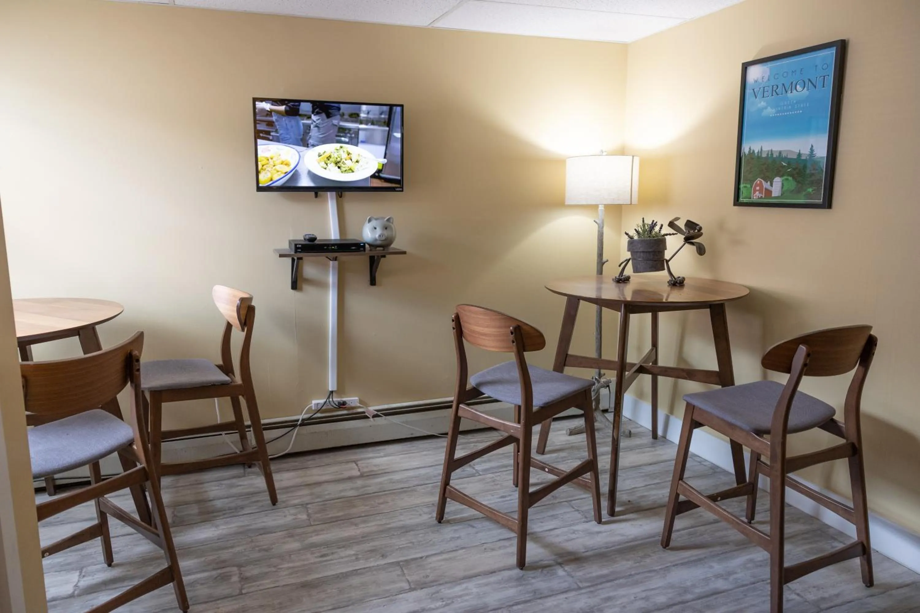 Continental breakfast in Clear River Inn and Tavern