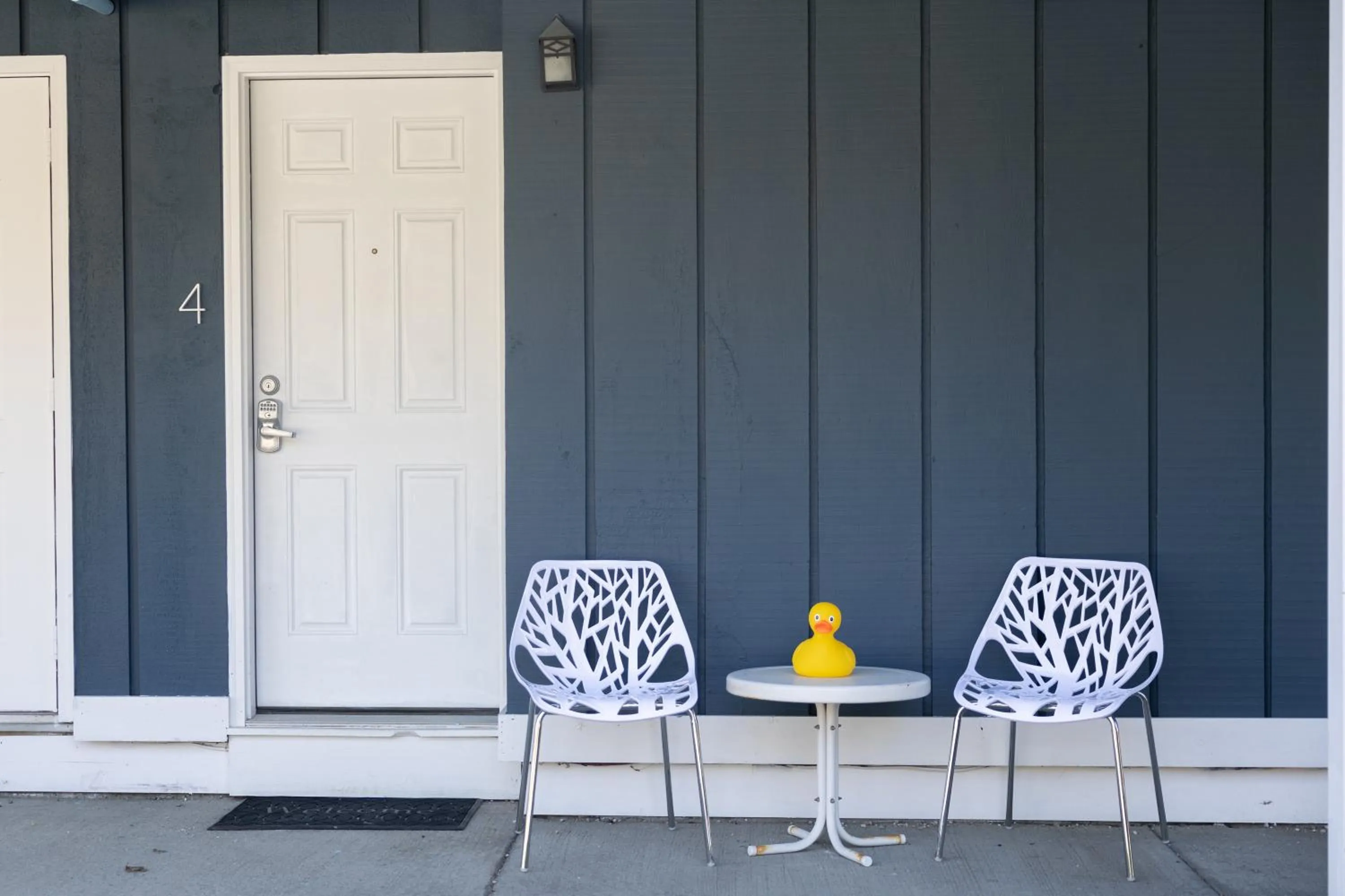 Entertainment in Clear River Inn and Tavern