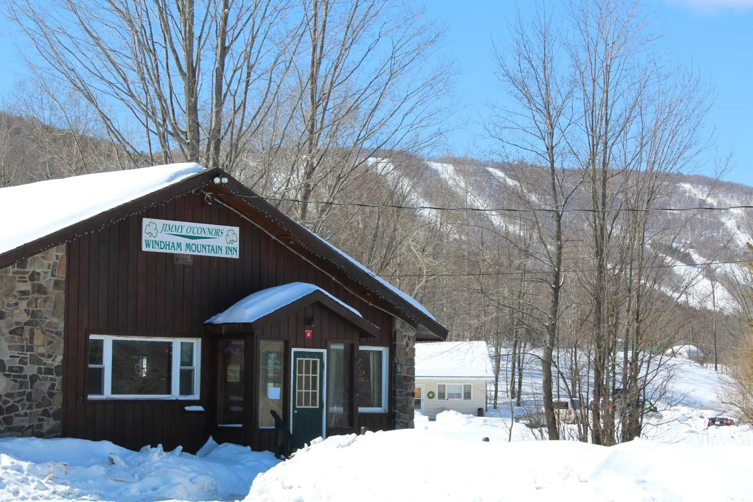 Facade/entrance in Jimmy OConnor's Windham Mtn Inn