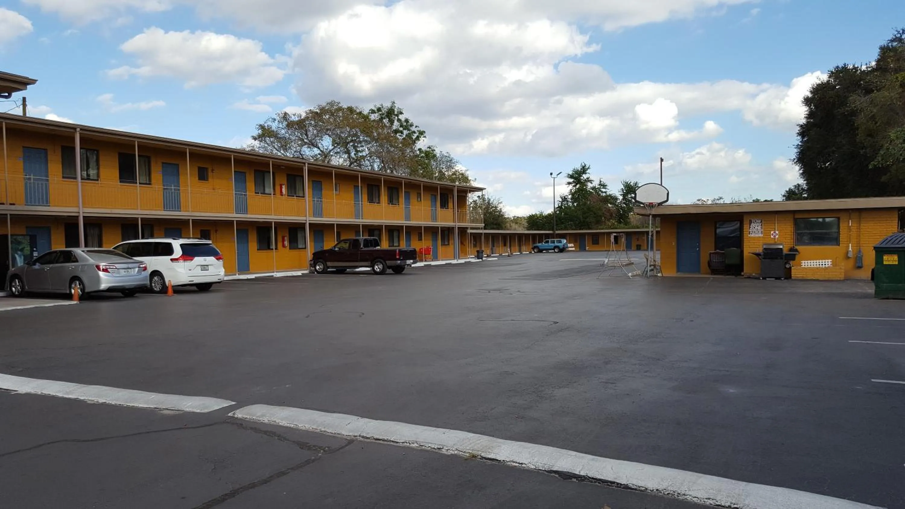 Bedroom in Budget Motel