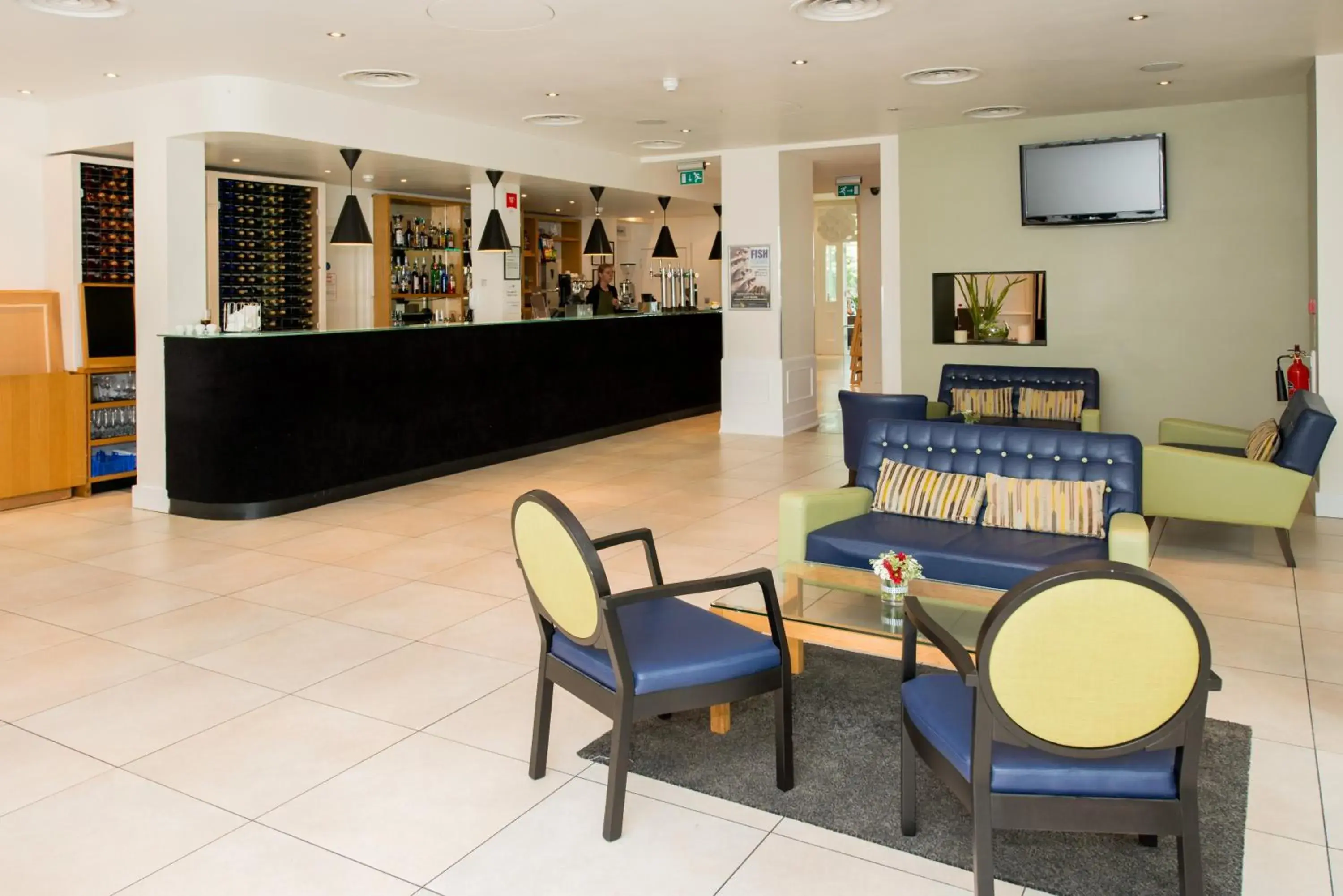 Lounge or bar, Lobby/Reception in Stanwell Hotel By Mercure