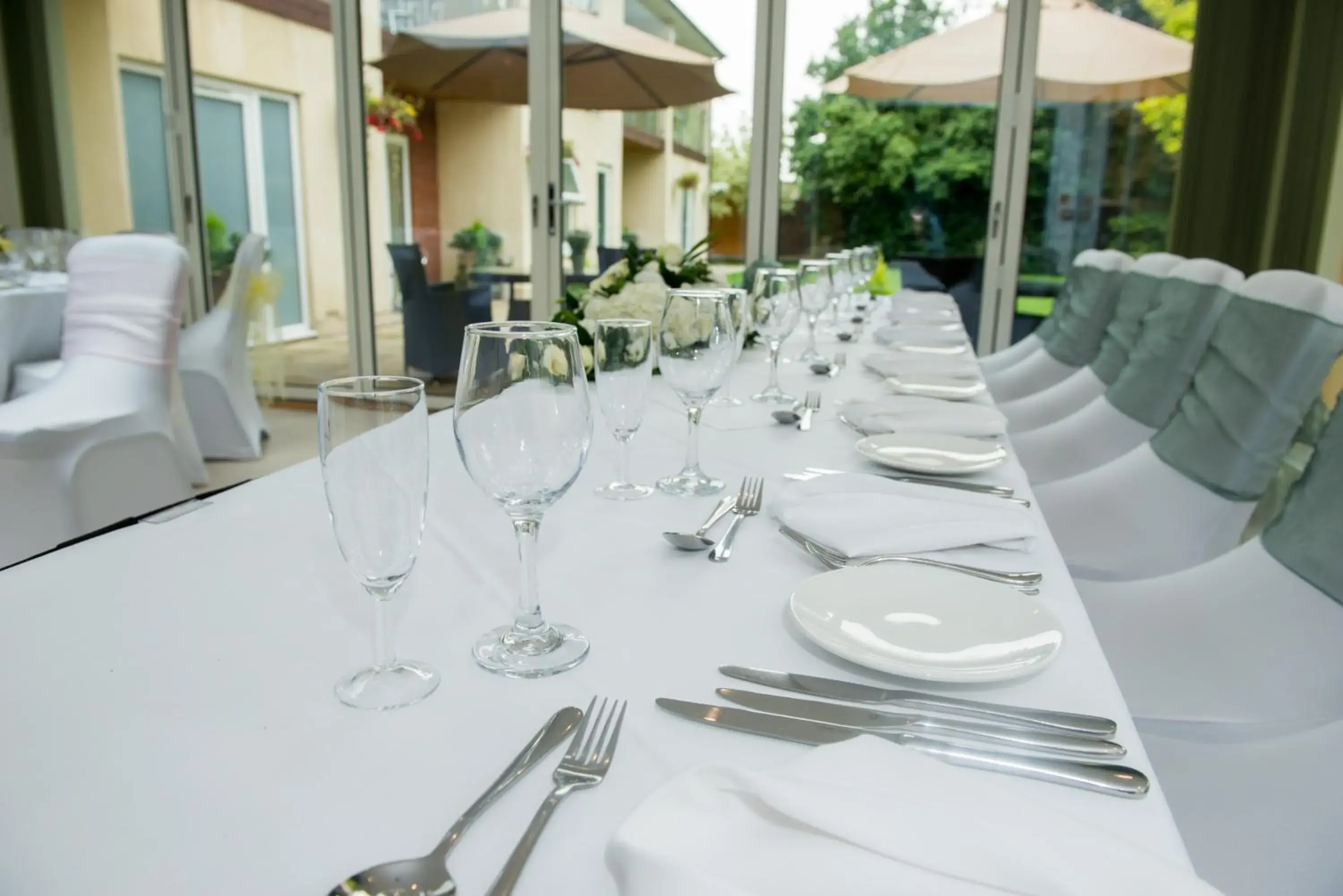 Restaurant/Places to Eat in Stanwell Hotel By Mercure