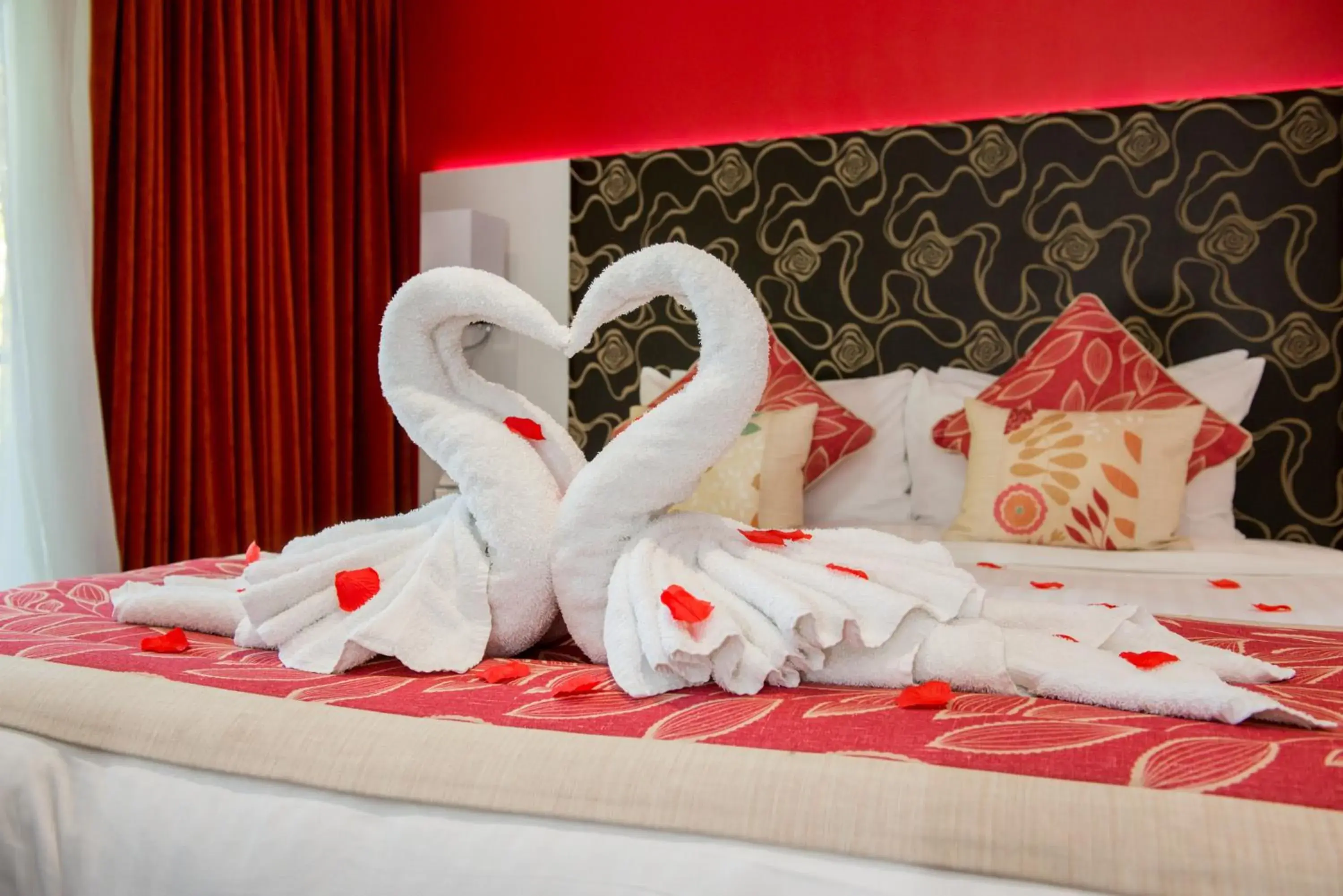 Bed in Stanwell Hotel By Mercure
