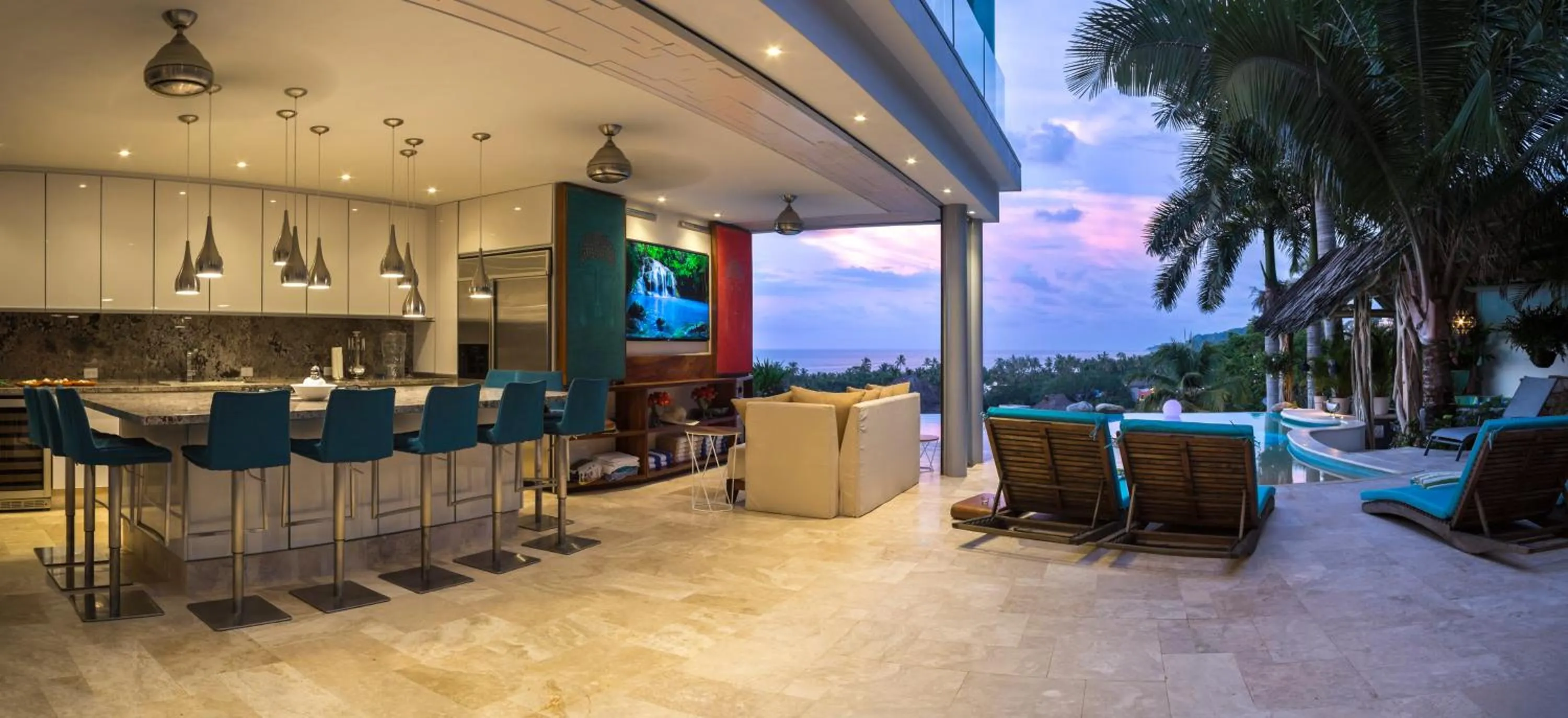 Communal lounge/ TV room in Anjali Casa Divina