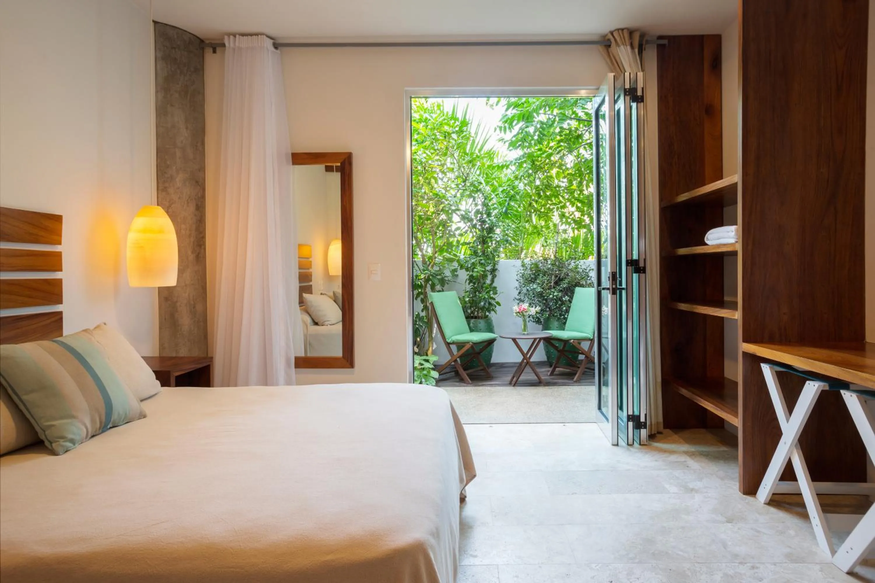 Photo of the whole room, Bed in Anjali Casa Divina