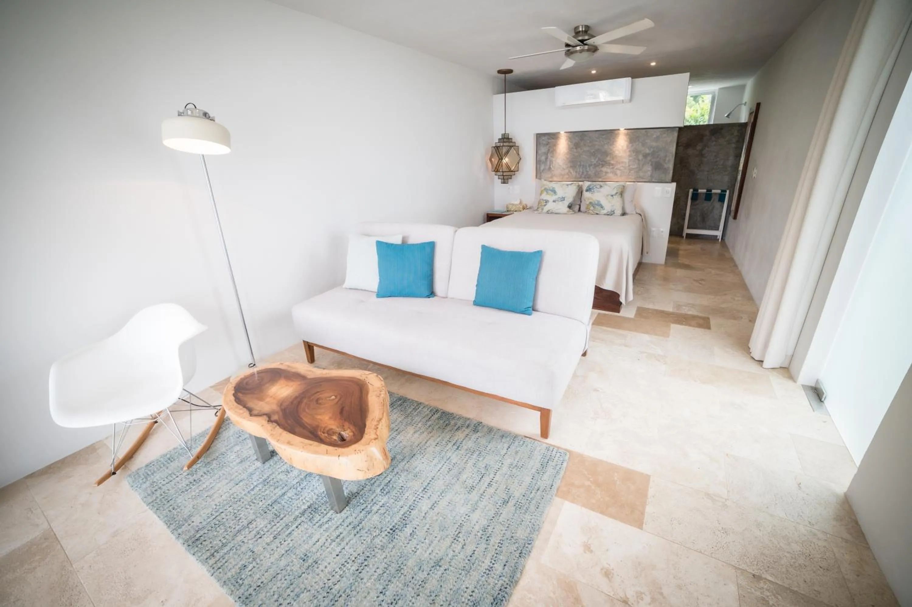 Photo of the whole room, Bed in Anjali Casa Divina