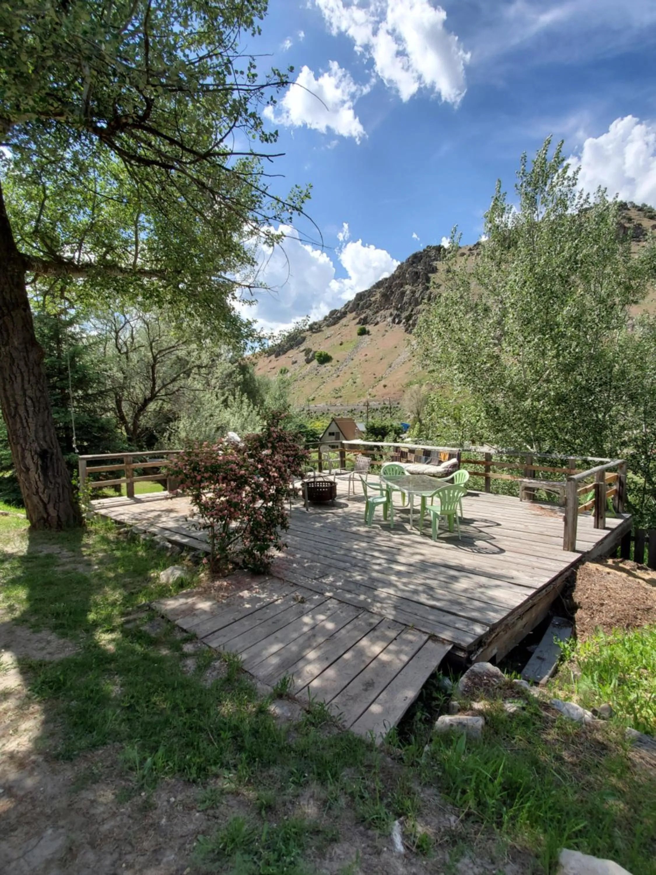 Natural landscape in Bristol Cabins