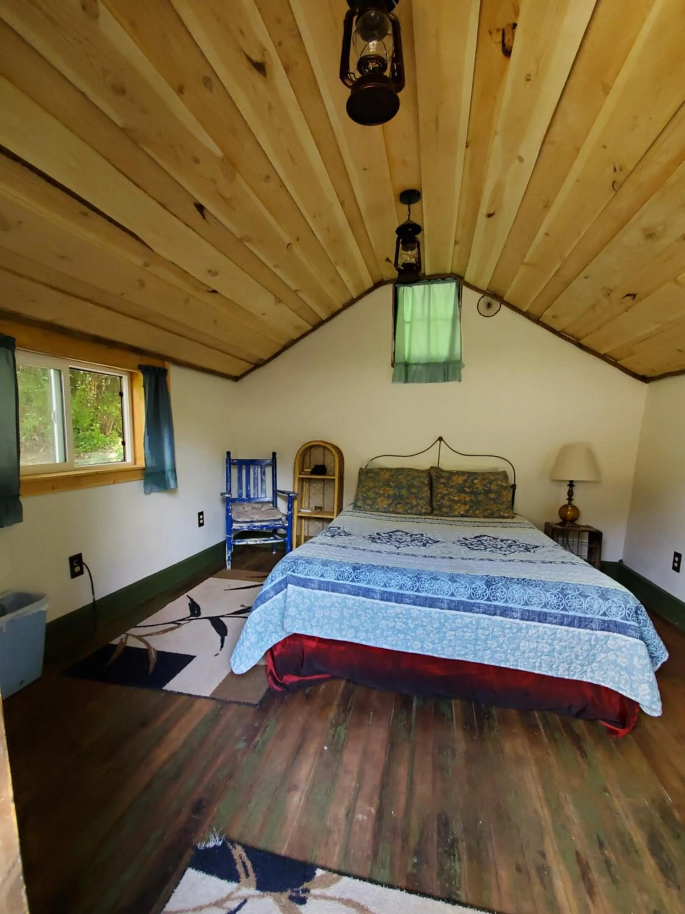Bed in Bristol Cabins