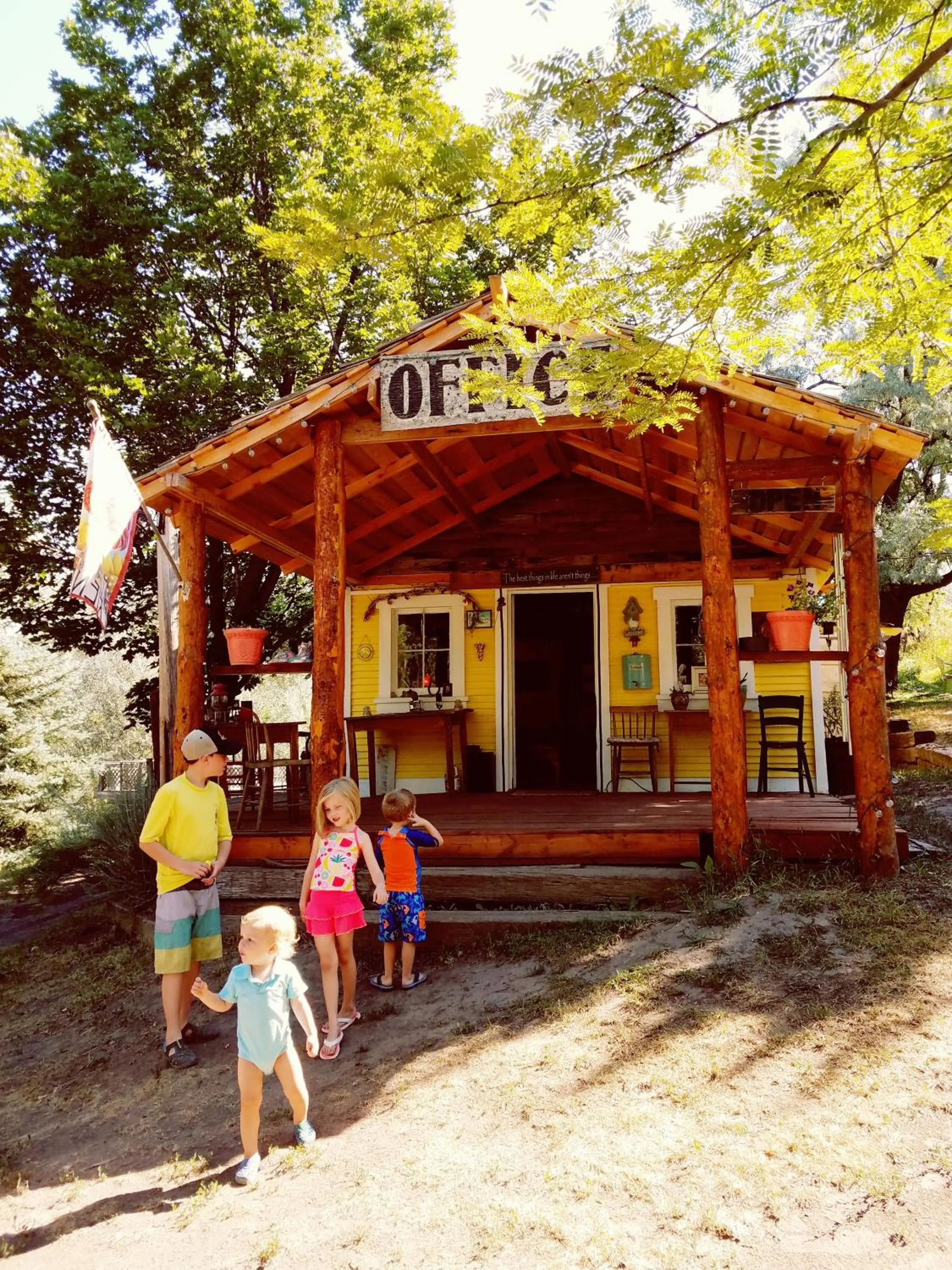 Lobby or reception in Bristol Cabins