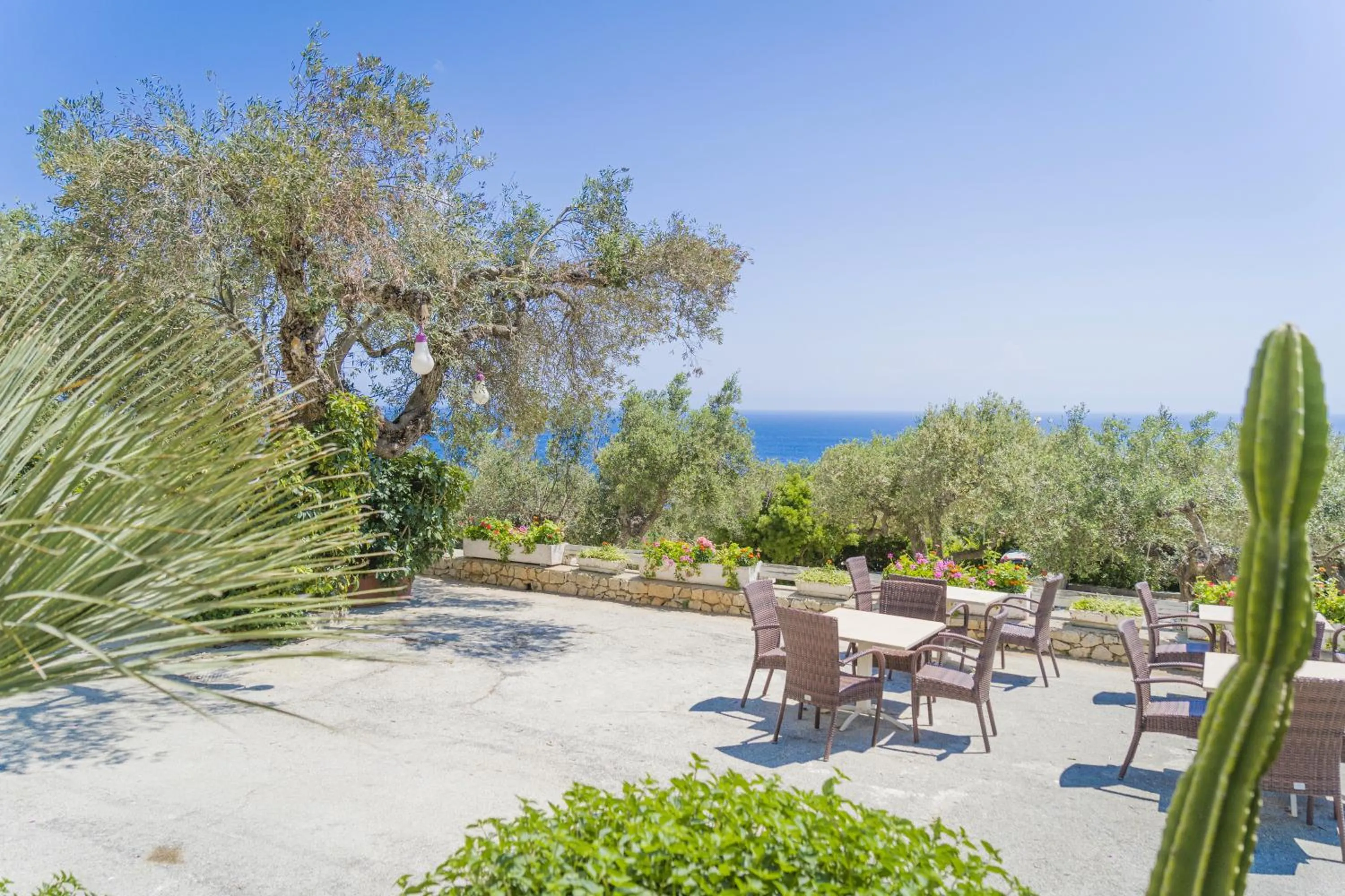 Inner courtyard view in Hotel Orsa Maggiore