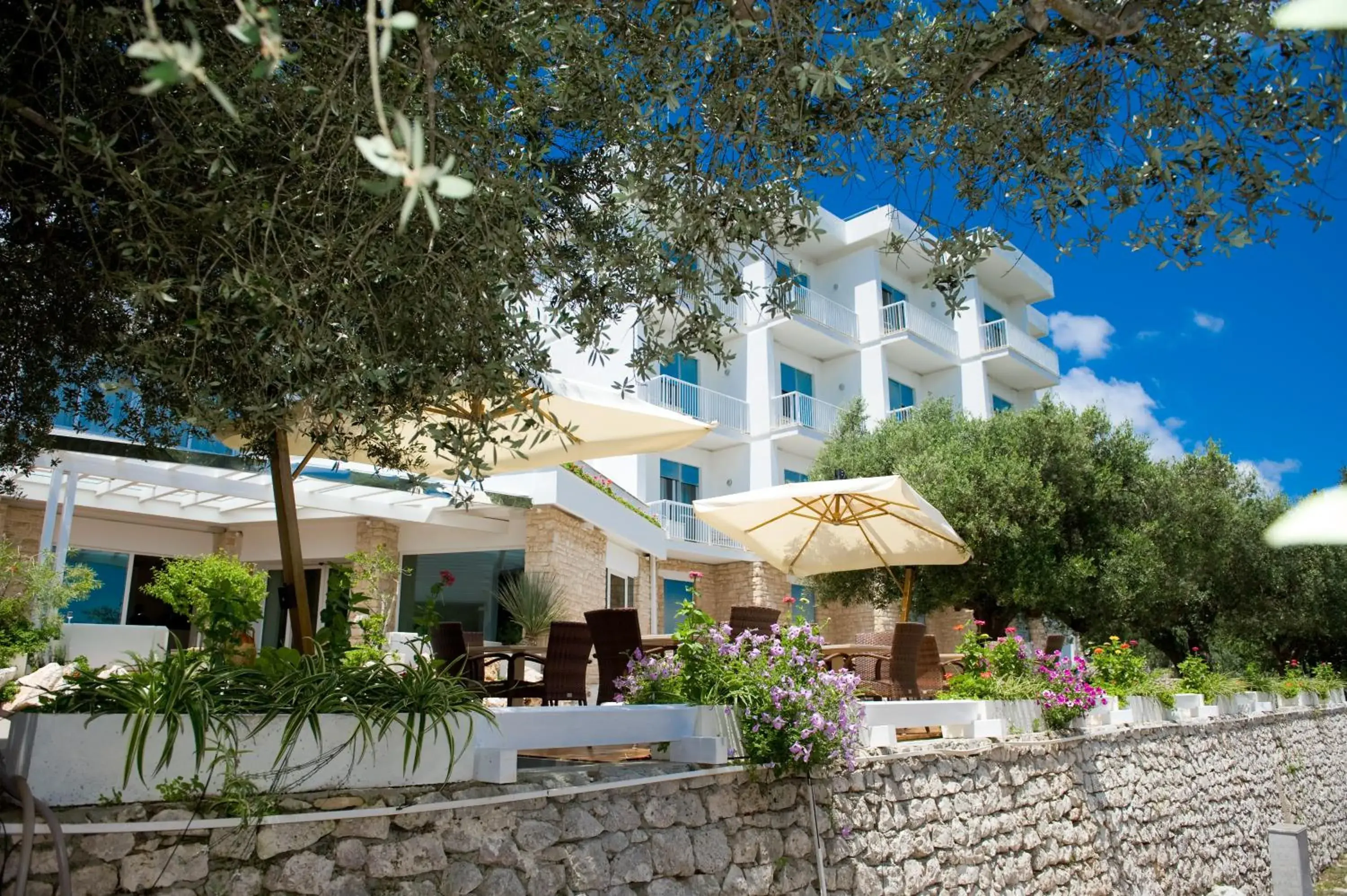 Facade/entrance in Hotel Orsa Maggiore Facade/entrance in Hotel Orsa Maggiore
