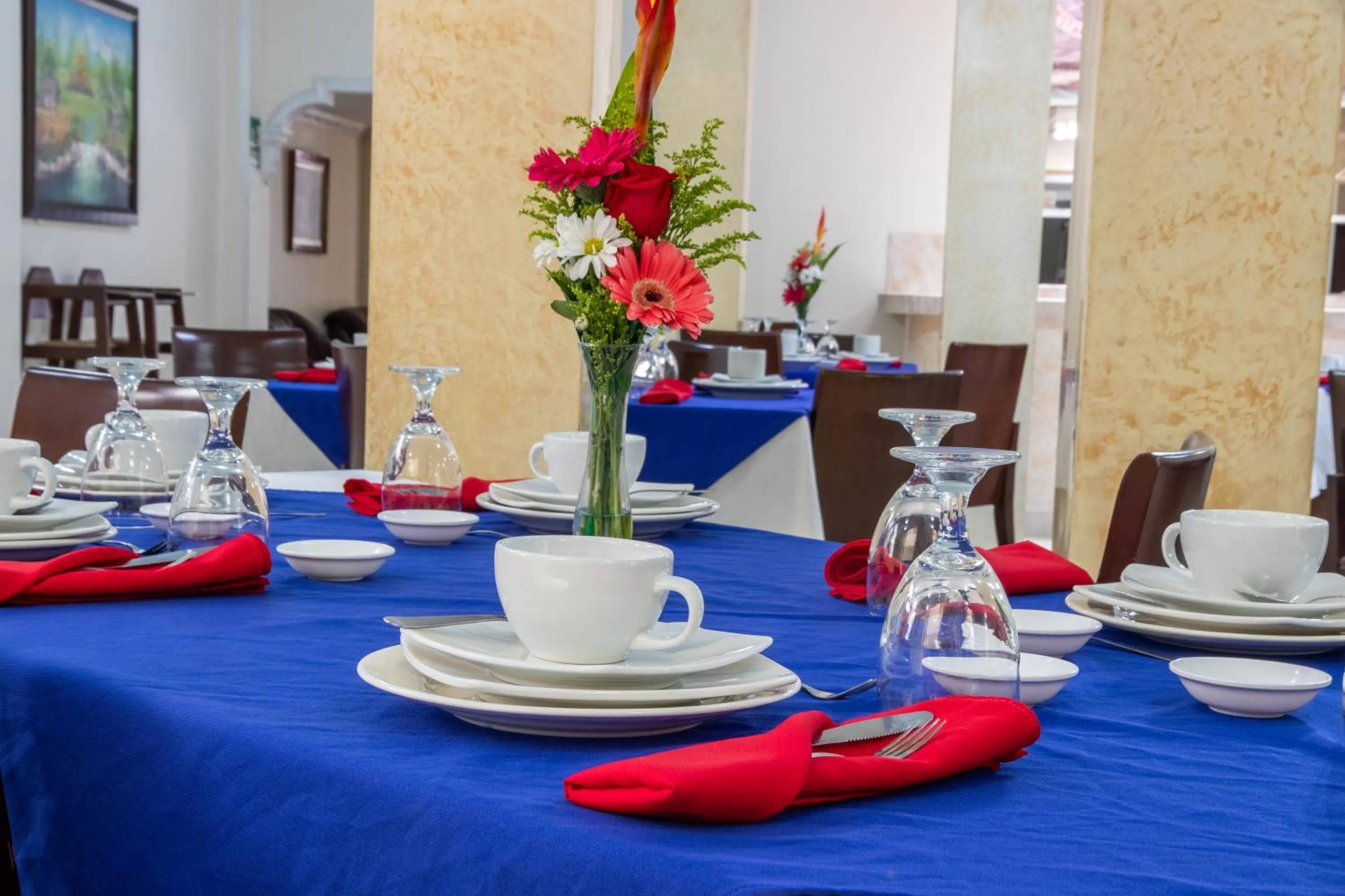 Restaurant/places to eat in Hotel Valle de Pubenza