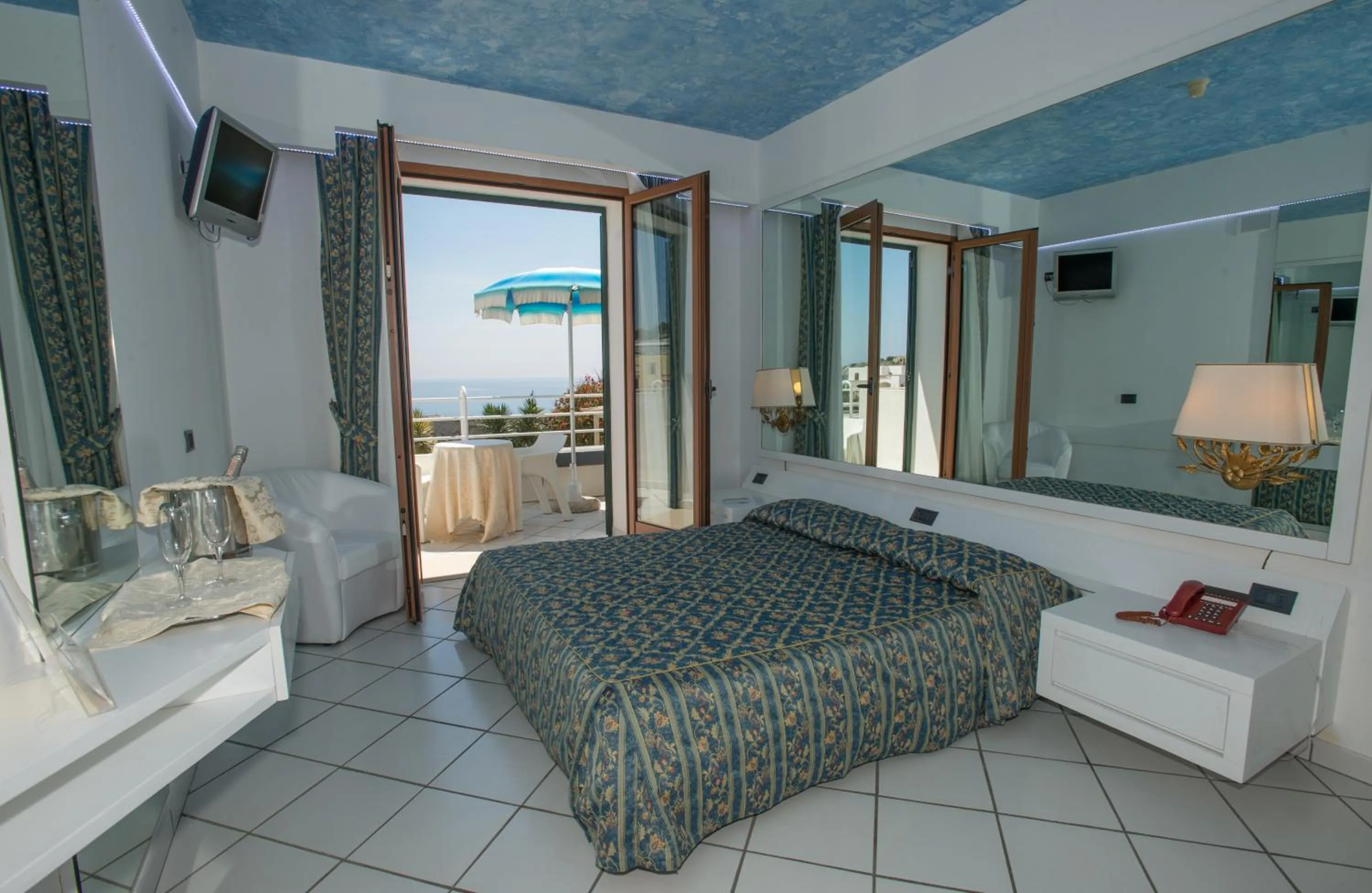 Day, Bed in Hotel Ristorante Panoramico