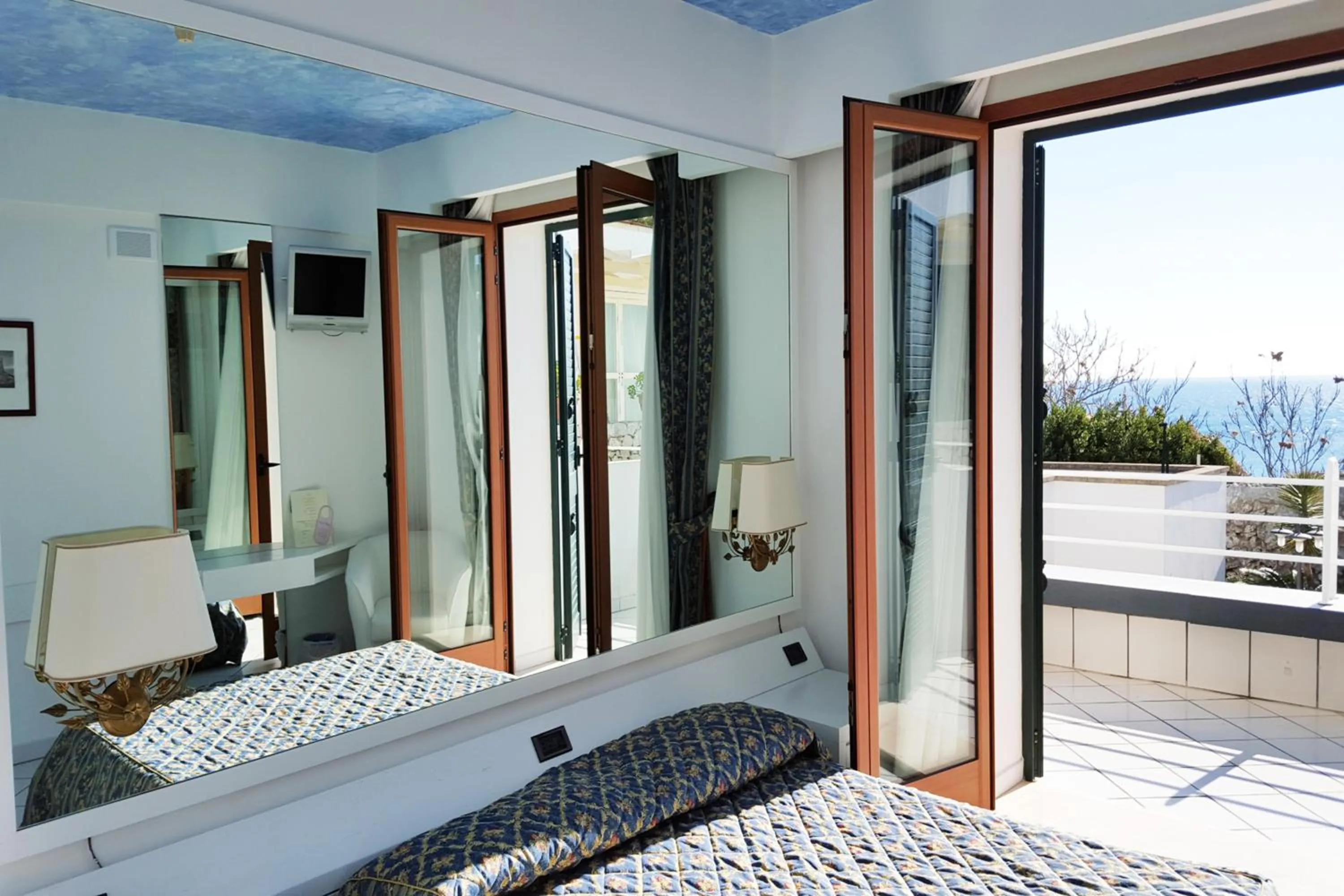 Sea view, Bed in Hotel Ristorante Panoramico