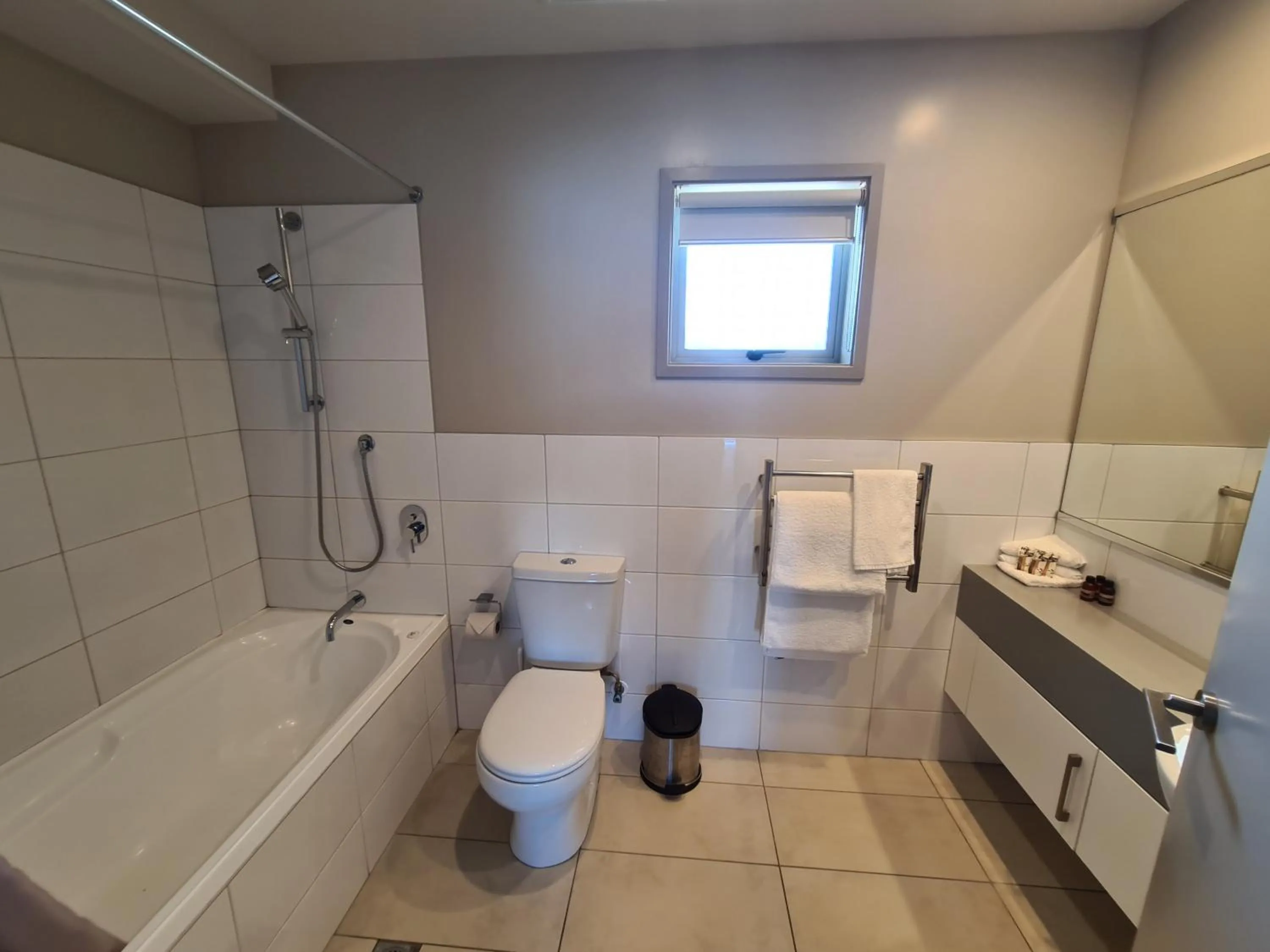 Toilet in Te Kaha Beach Hotel