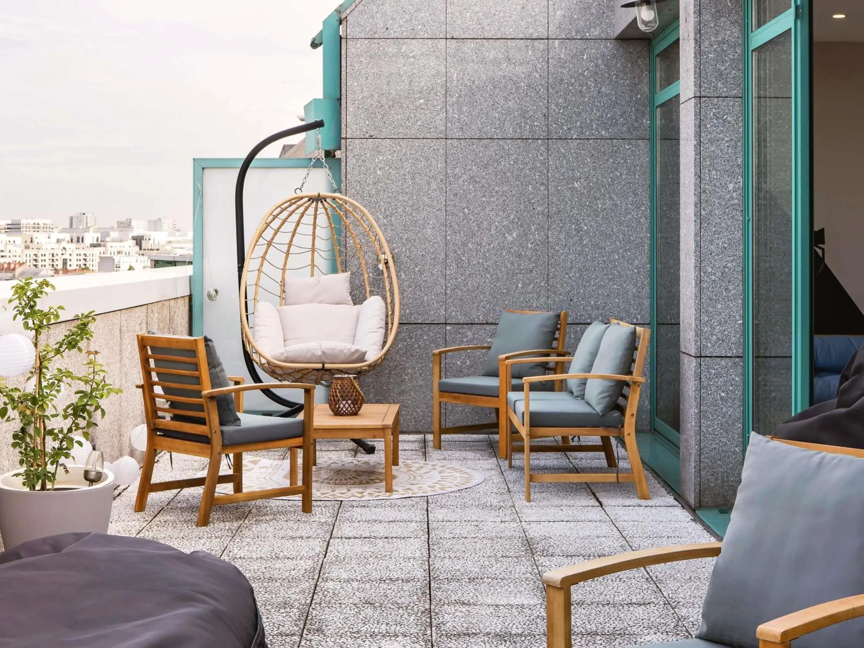 Property building in Mercure Paris Saint-Ouen Property building in Mercure Paris Saint-Ouen