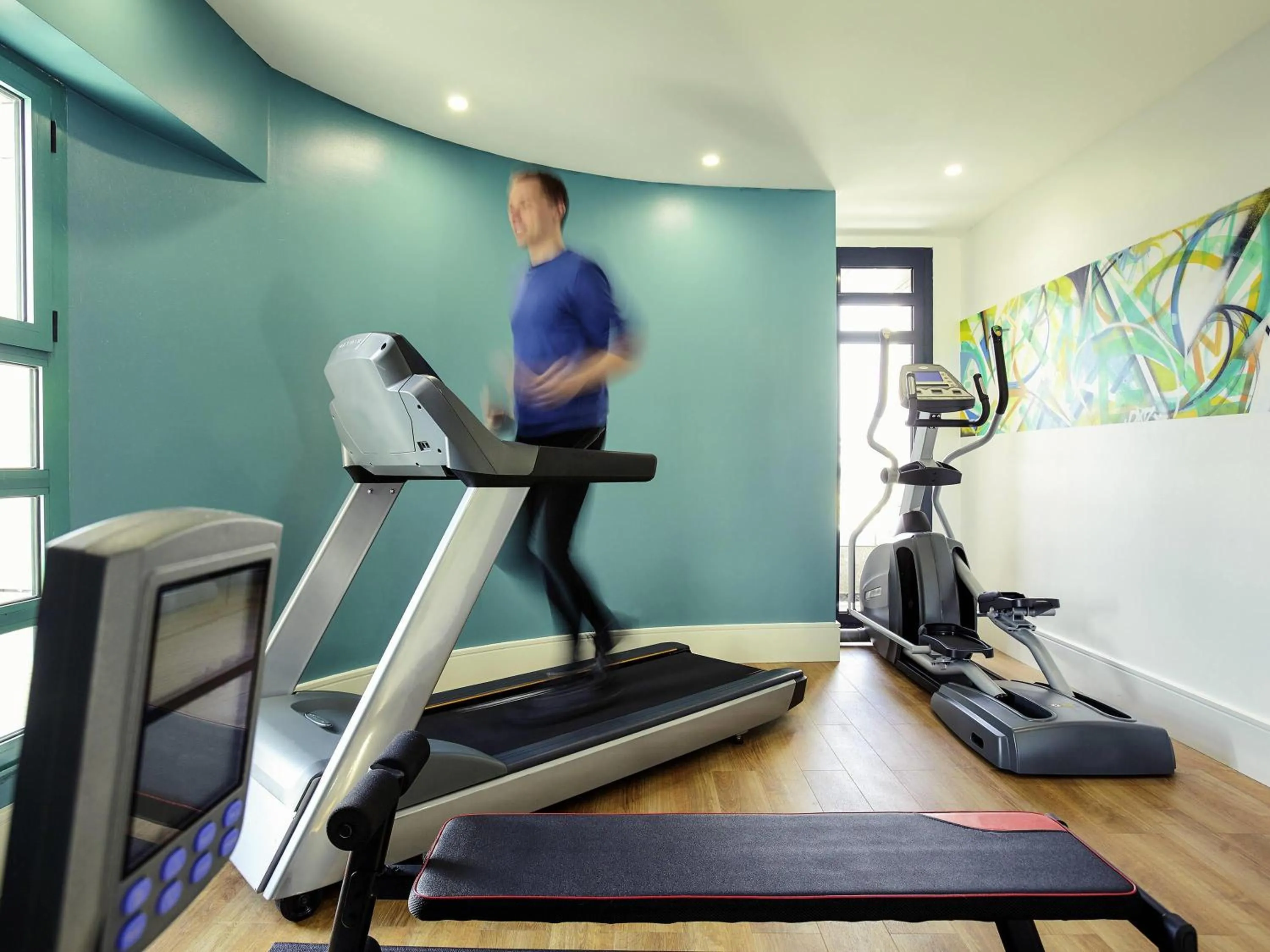 Fitness centre/facilities in Mercure Paris Saint-Ouen