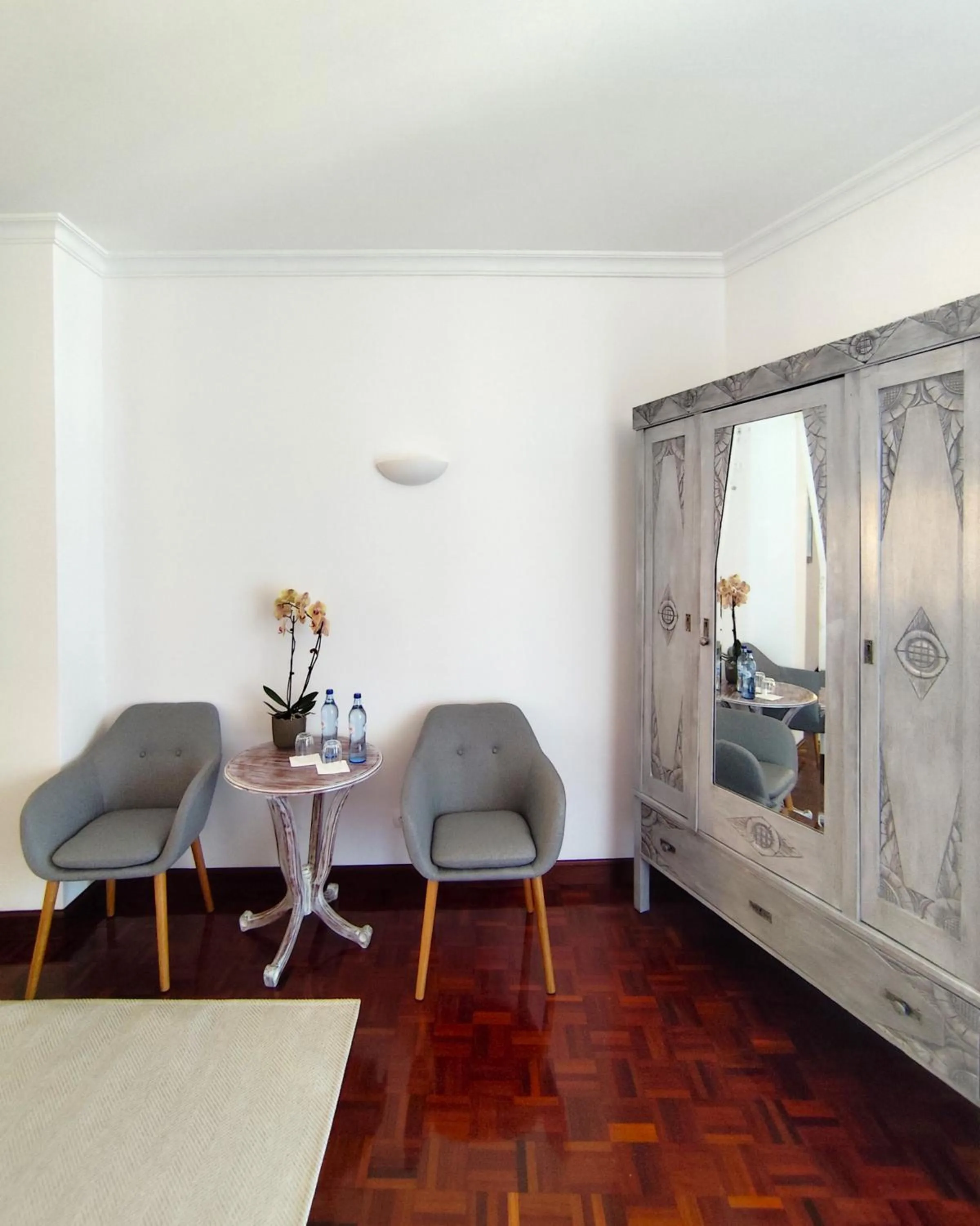 Decorative detail in Hotel Central