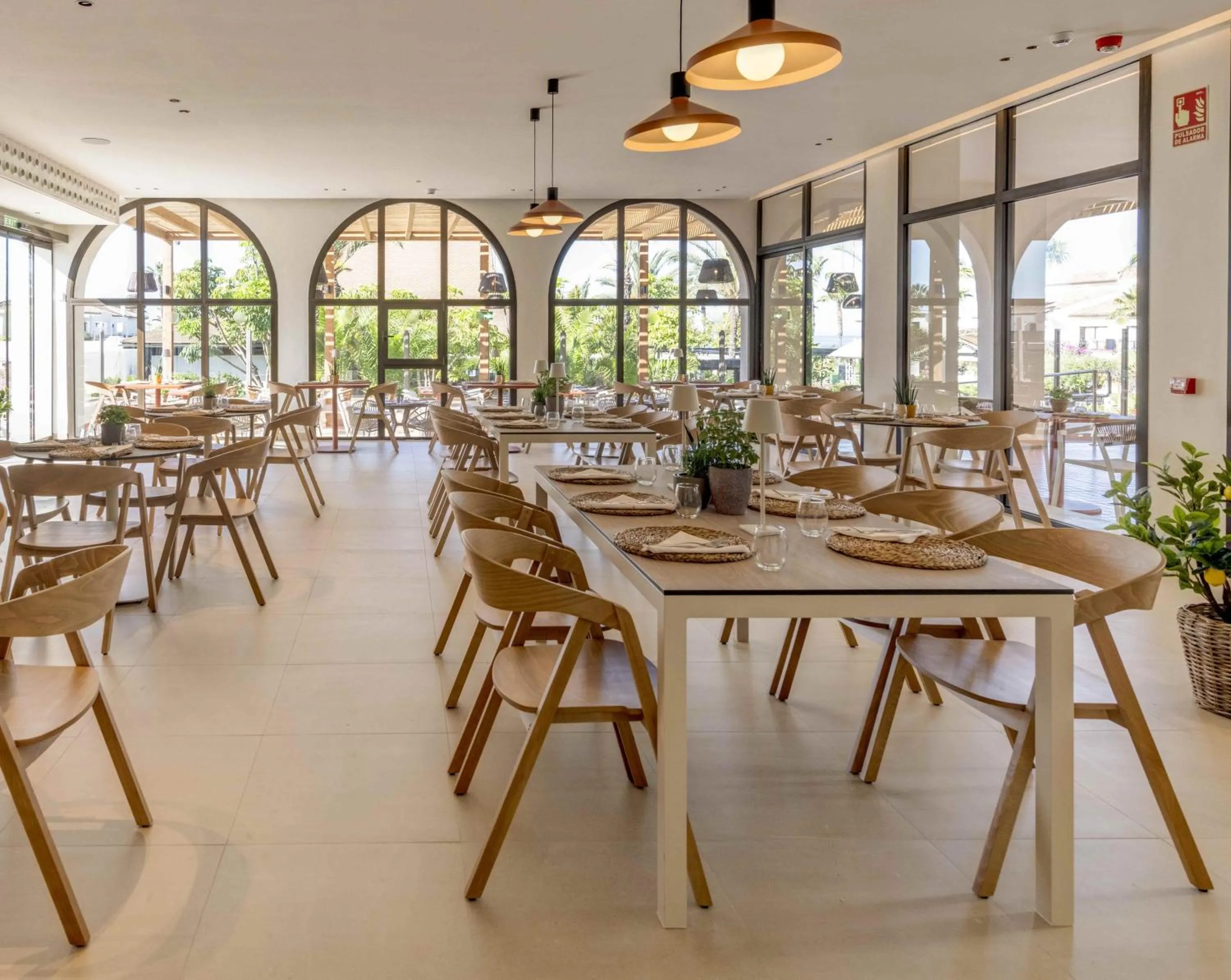 Restaurant/places to eat in Impressive Playa Granada Golf