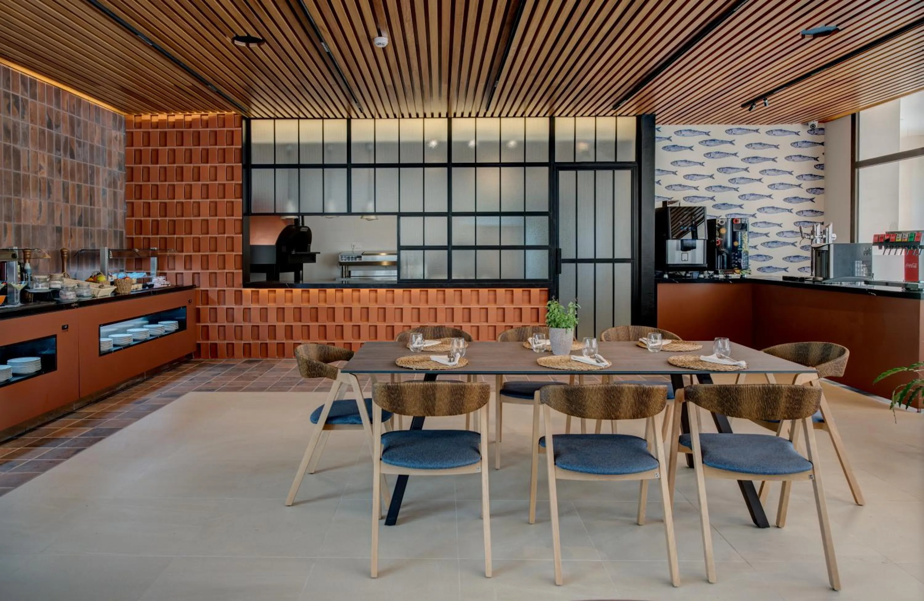 Restaurant/places to eat in Impressive Playa Granada Golf