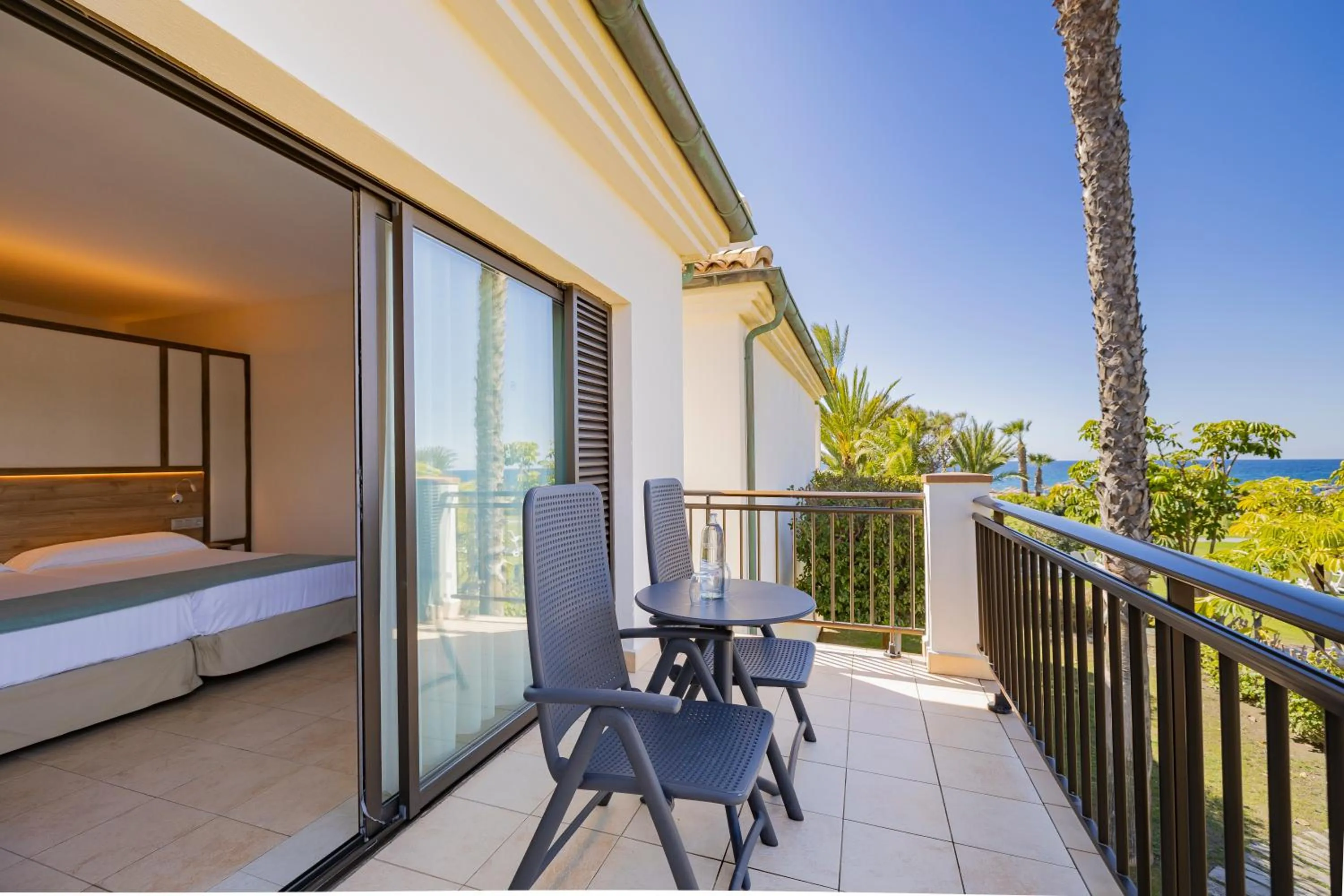 Balcony/Terrace, Bed in Impressive Playa Granada Golf