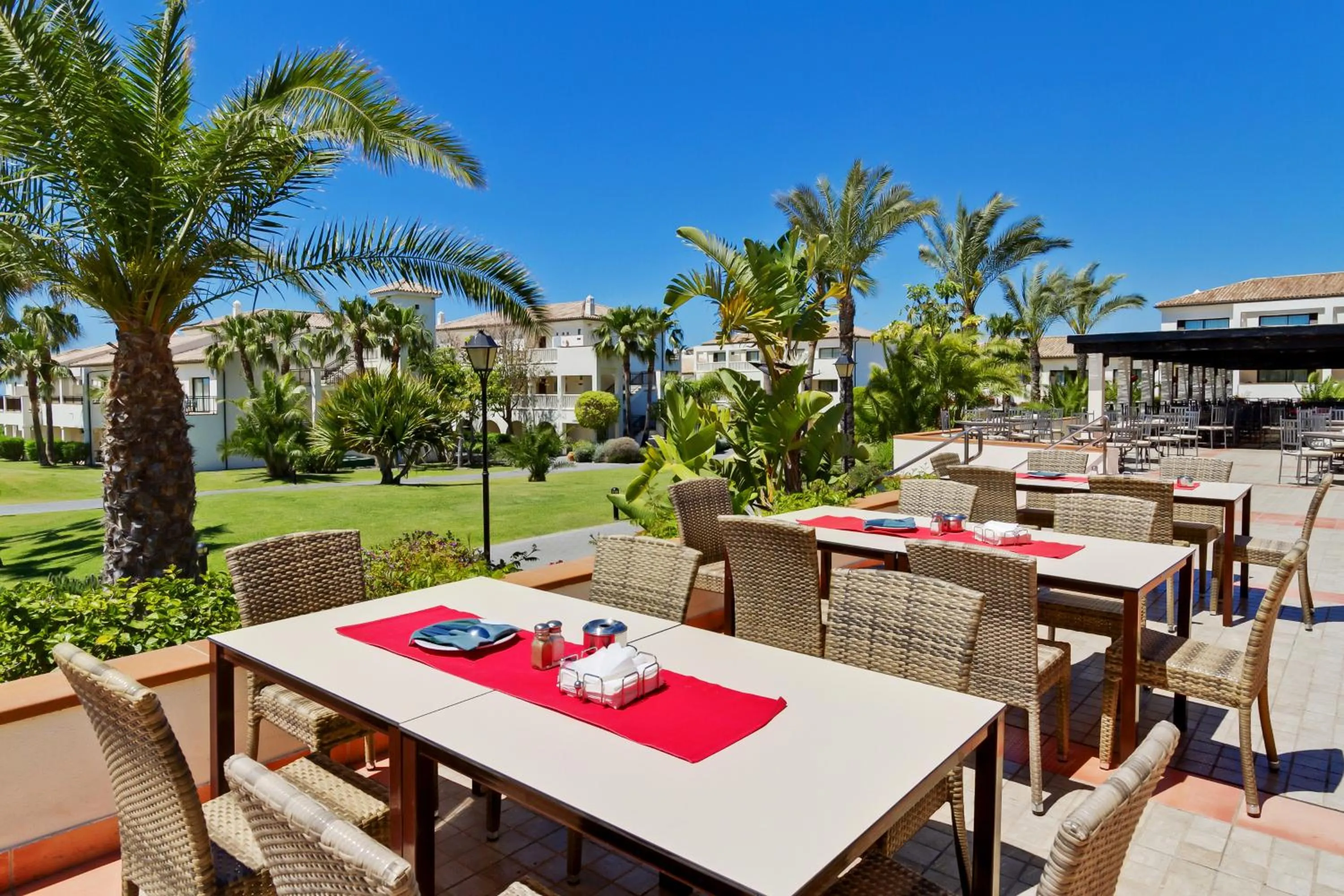 Restaurant/places to eat in Impressive Playa Granada Golf