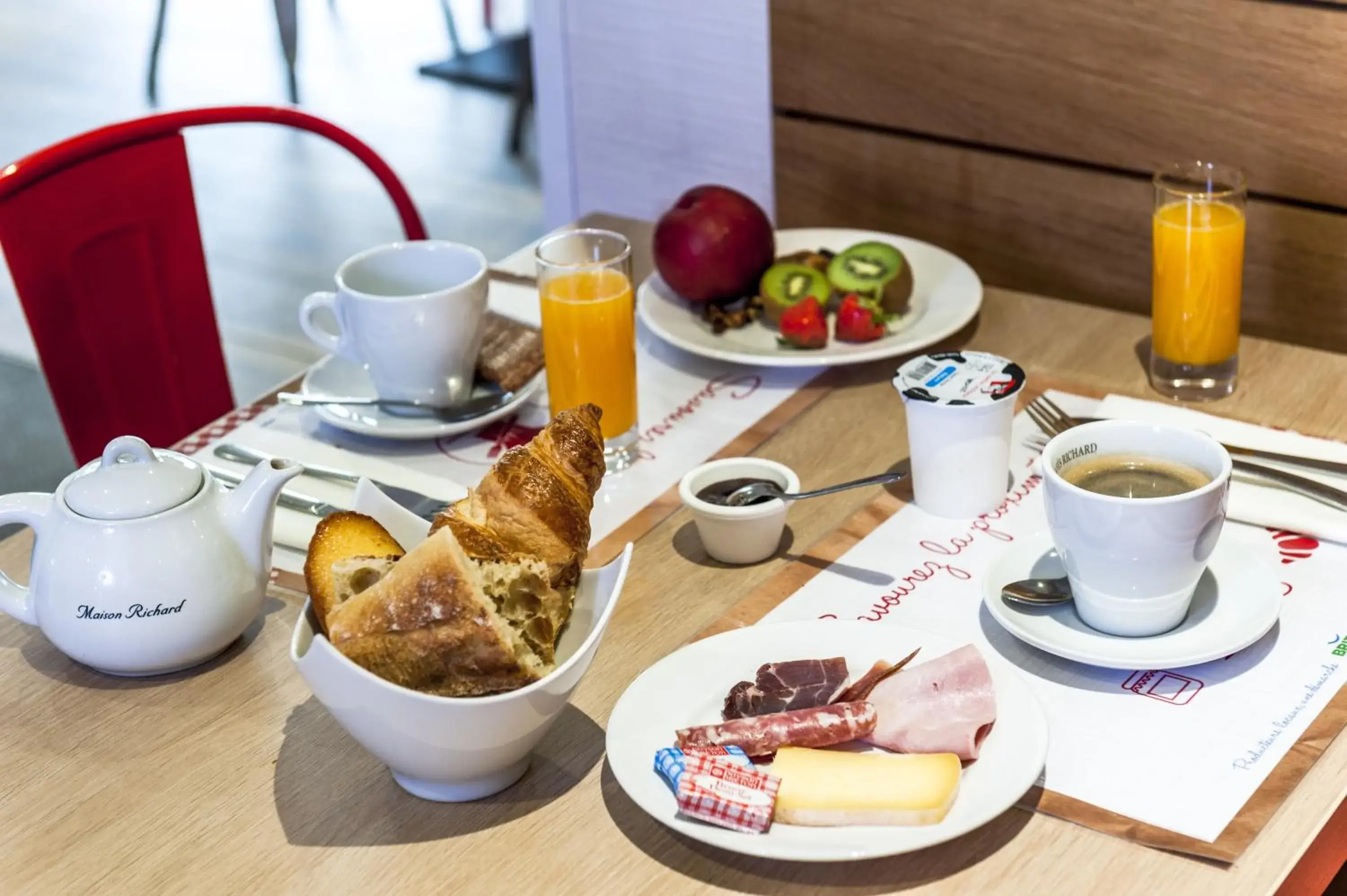 Breakfast in Brit Hotel Toulouse Colomiers – L’Esplanade Breakfast in Brit Hotel Toulouse Colomiers – L’Esplanade