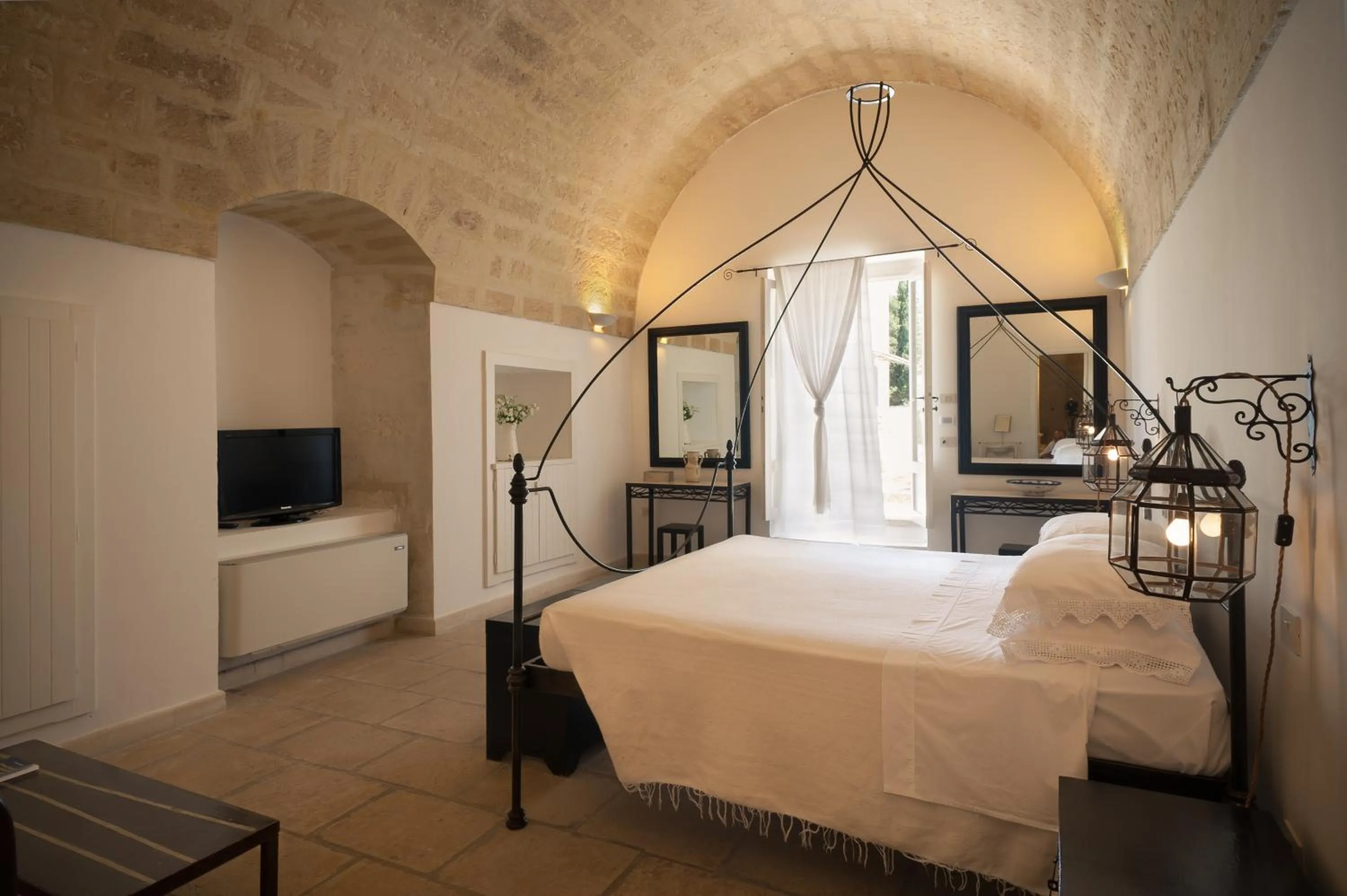 Bed in Masseria Montelauro