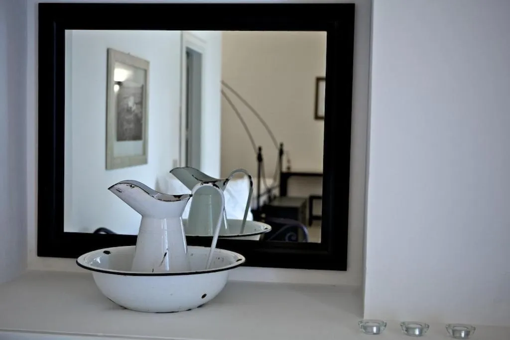 Decorative detail in Masseria Montelauro