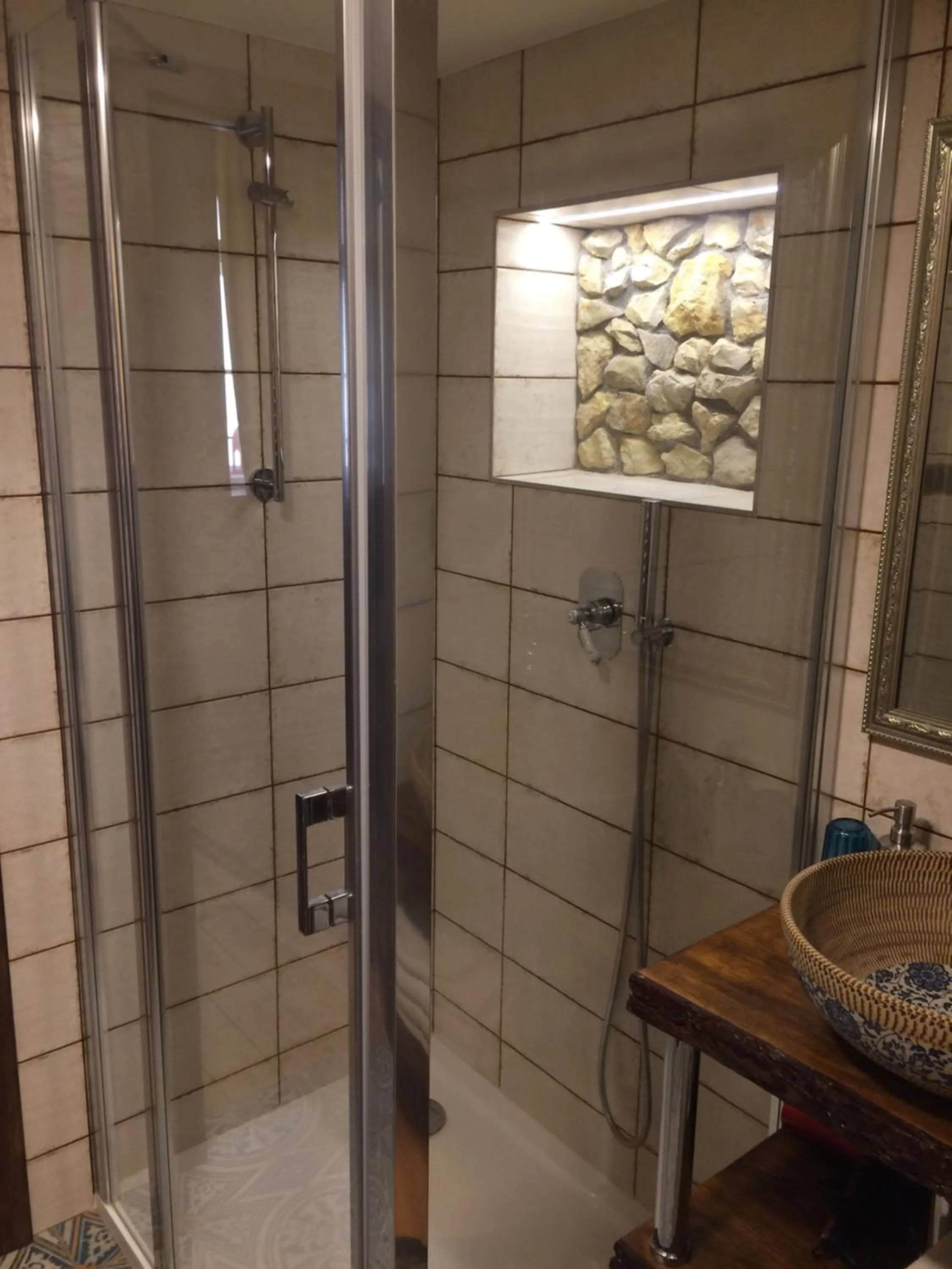 Shower in Pinkova Apartments