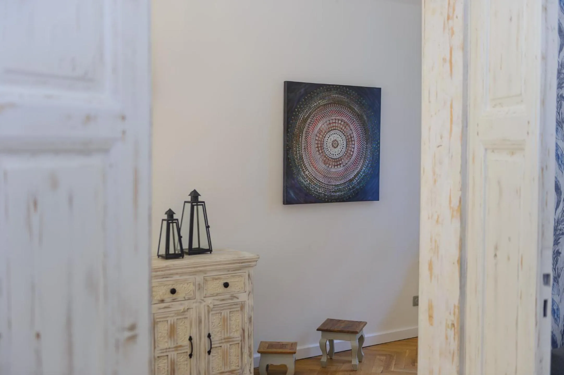 Decorative detail in Pinkova Apartments