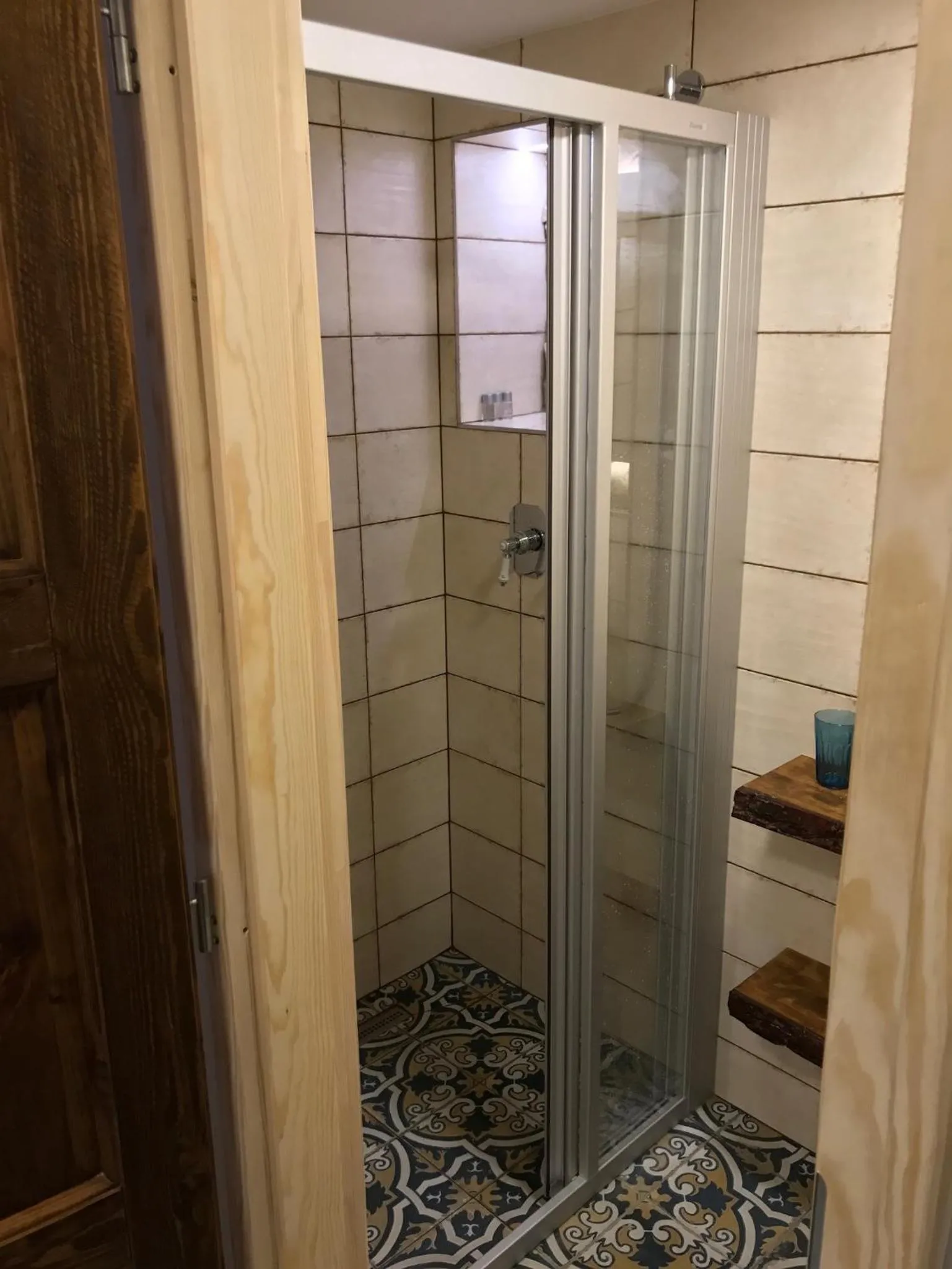 Shower in Pinkova Apartments