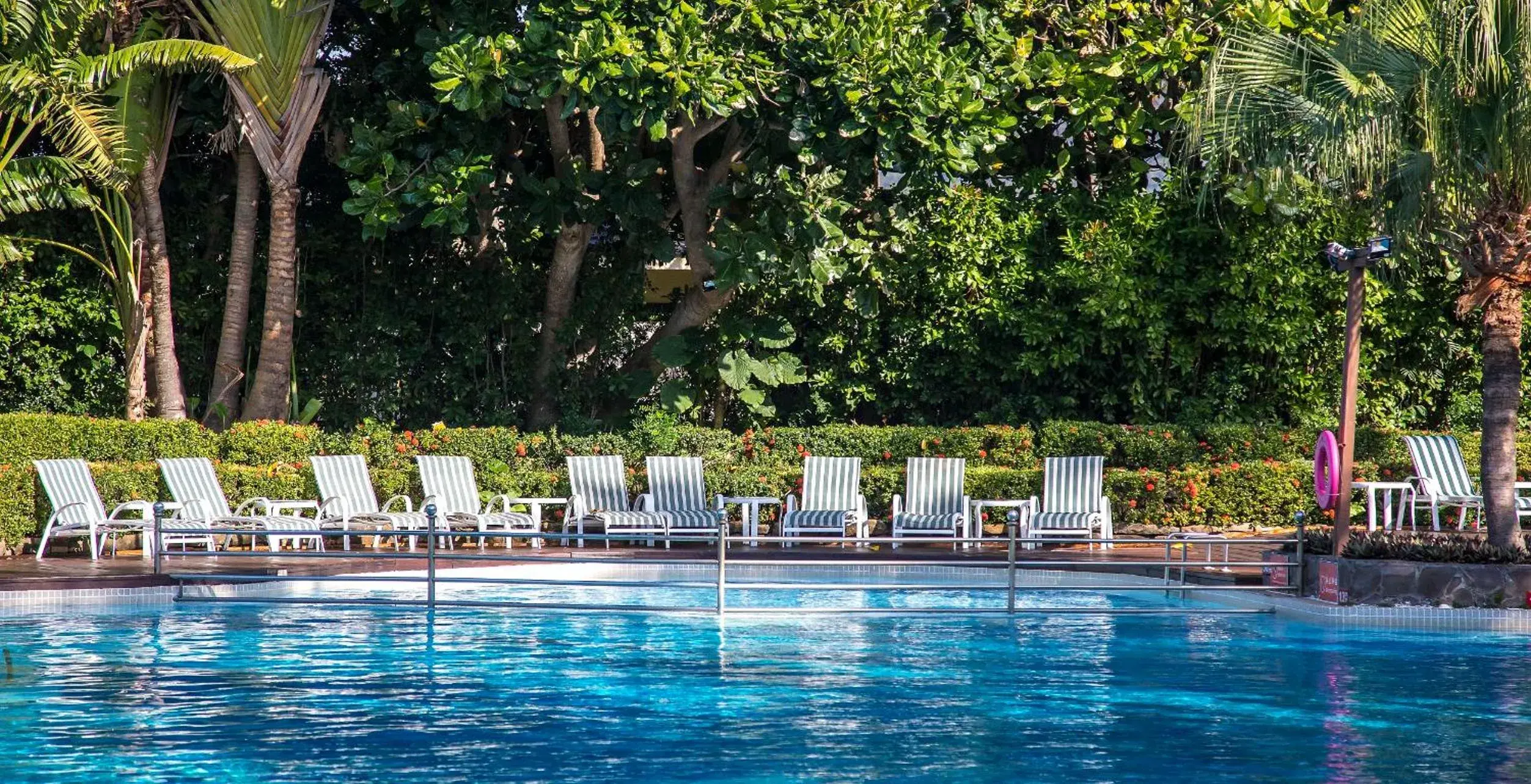 Swimming pool in Caesar Park Hotel Kenting Swimming pool in Caesar Park Hotel Kenting