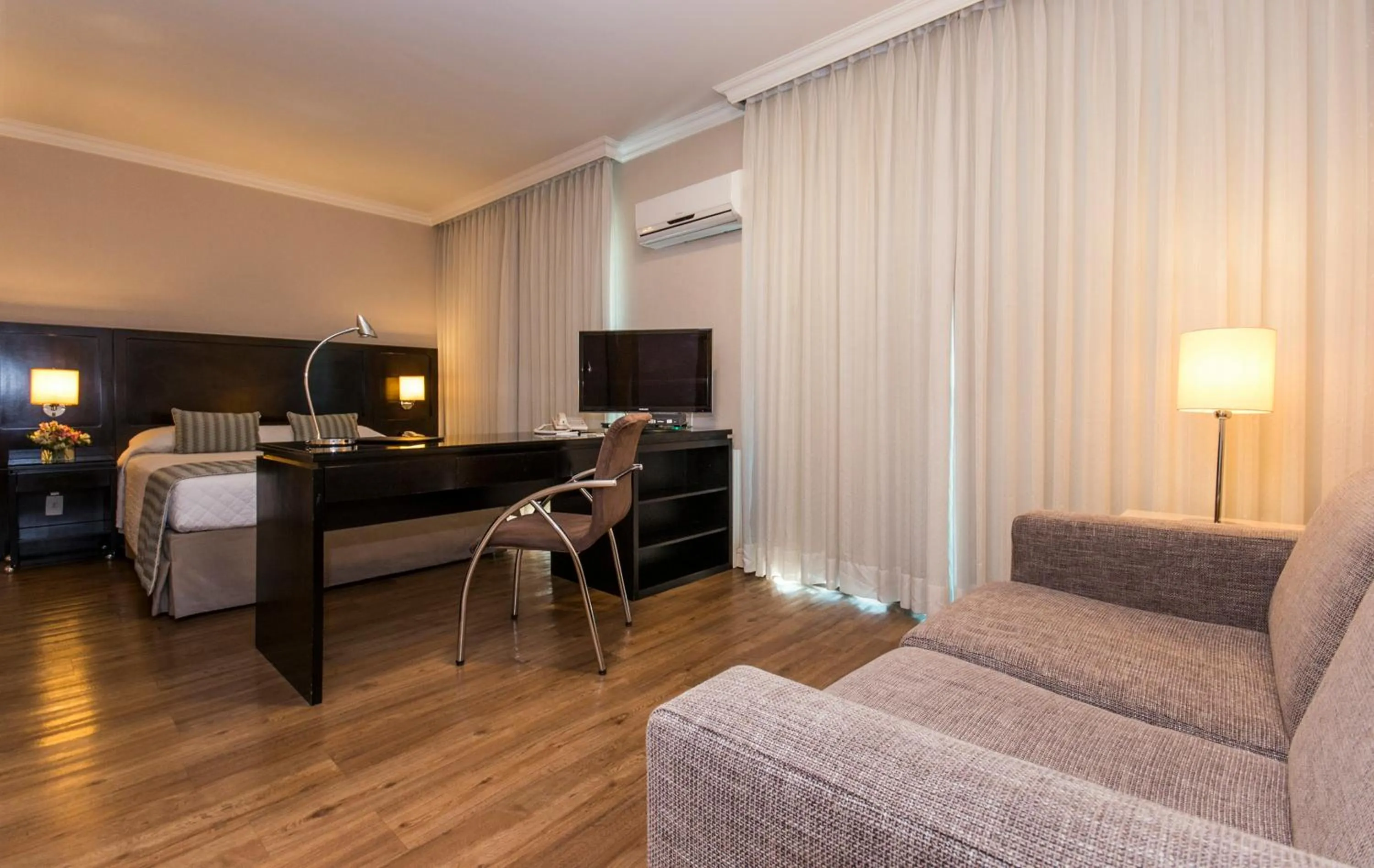 Photo of the whole room in Transamerica Executive Perdizes