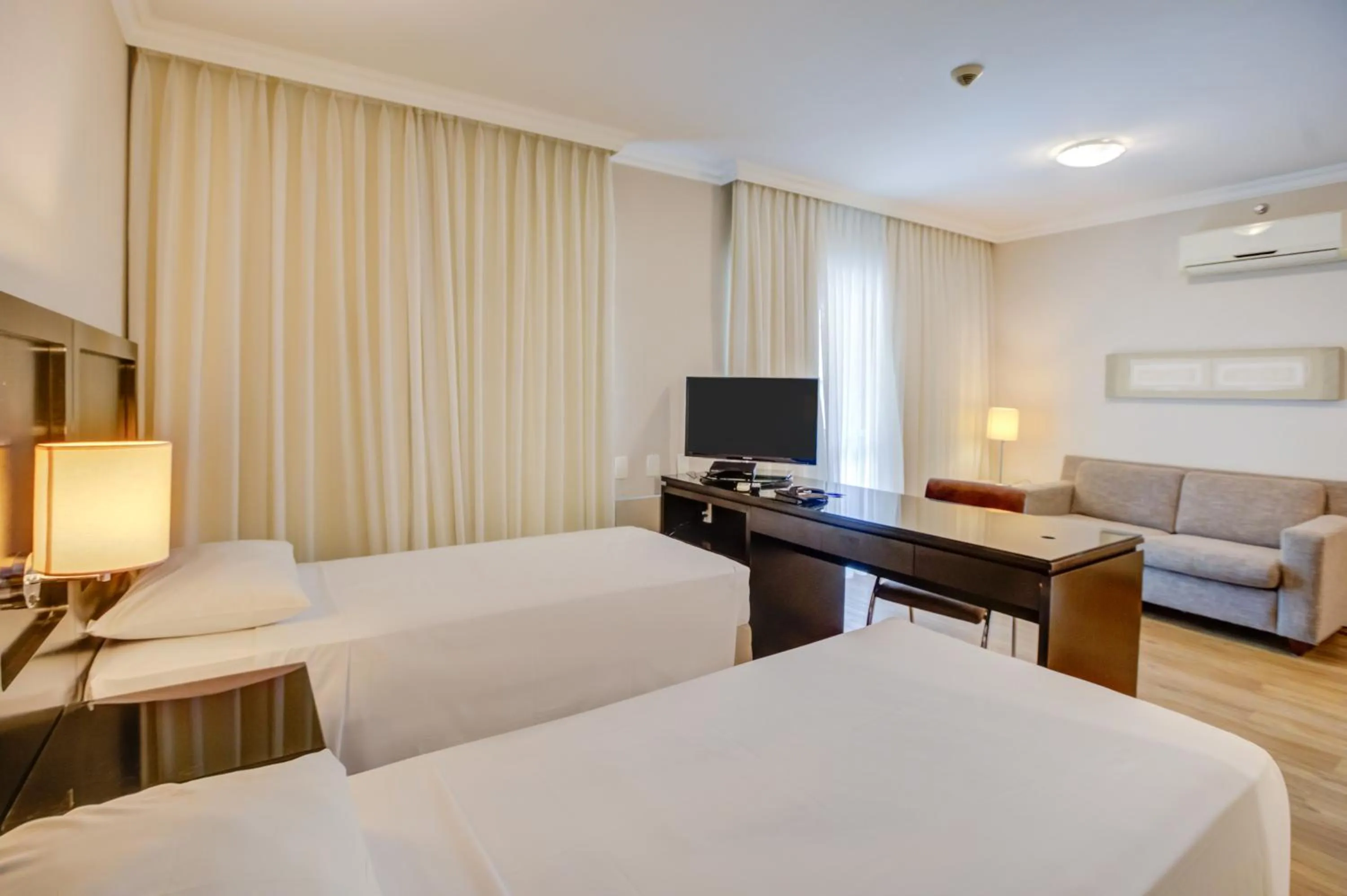 Bed in Transamerica Executive Perdizes