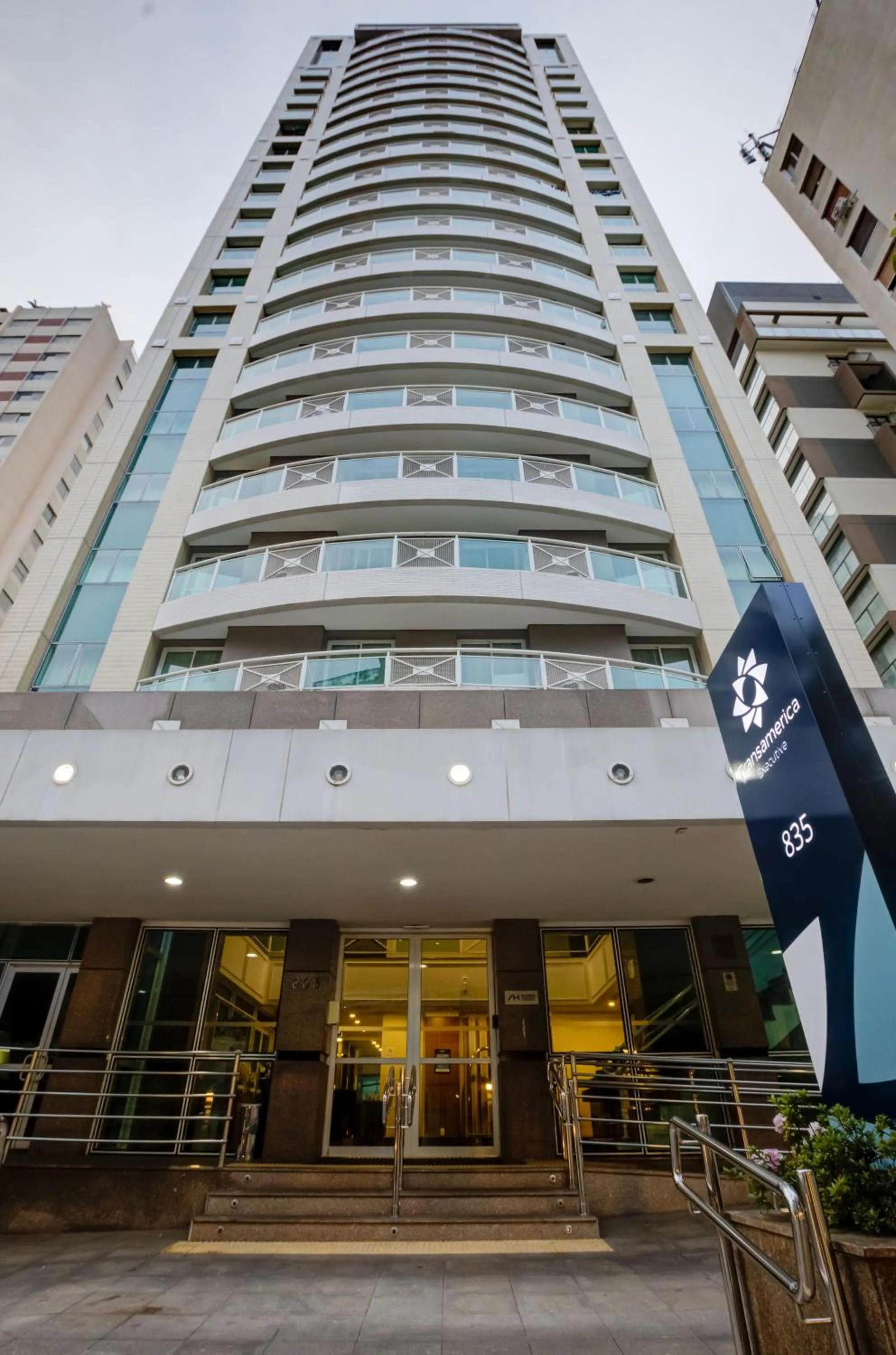 Facade/entrance in Transamerica Executive Perdizes