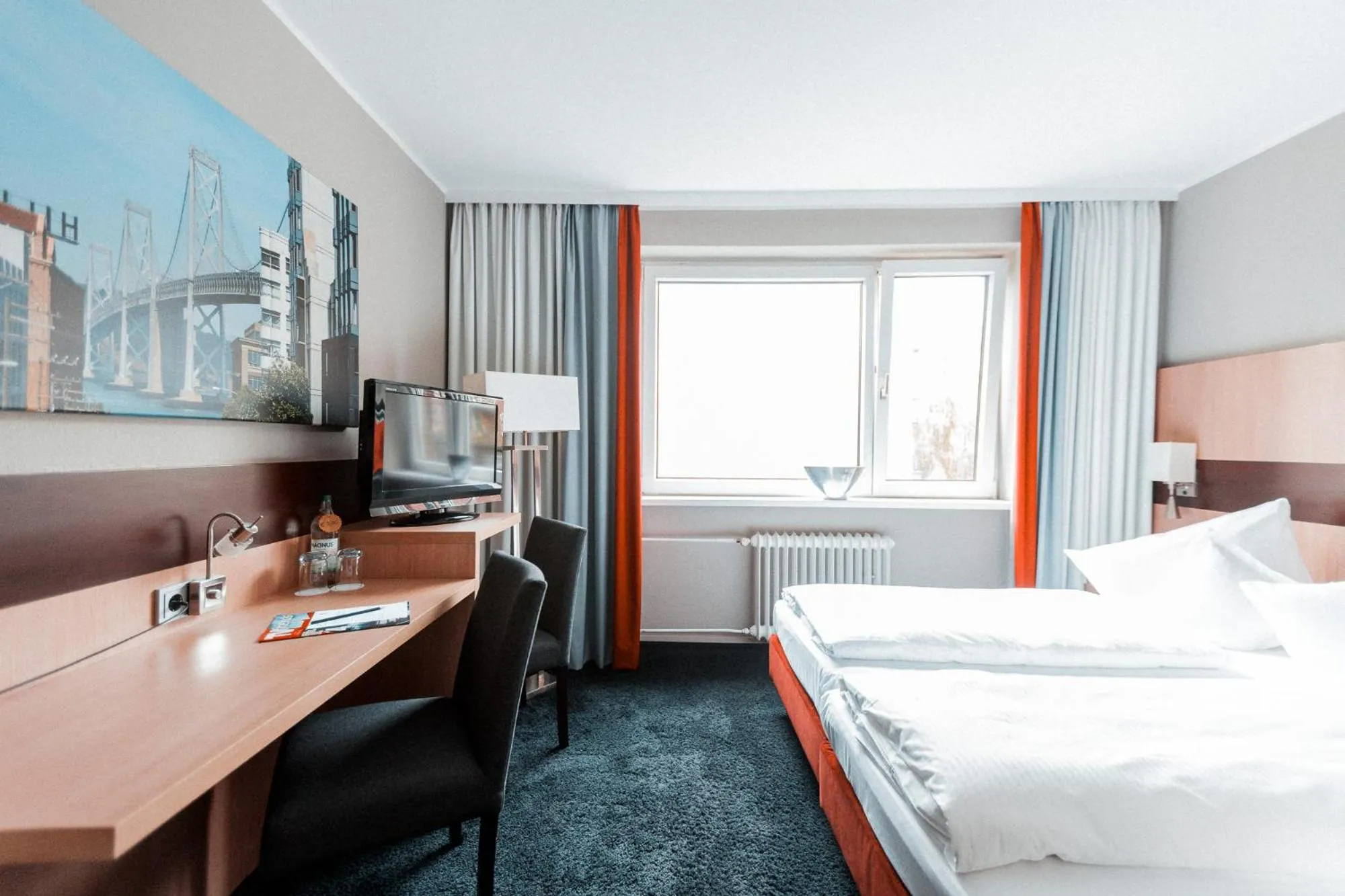 Bed in Hotel am Rothenbaum