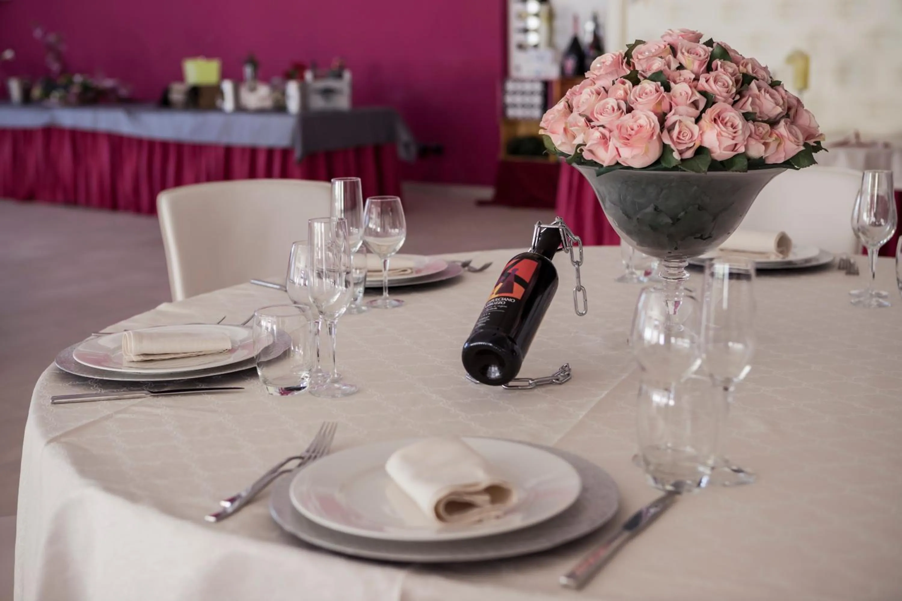 Restaurant/places to eat in Manhattan Village Hotel